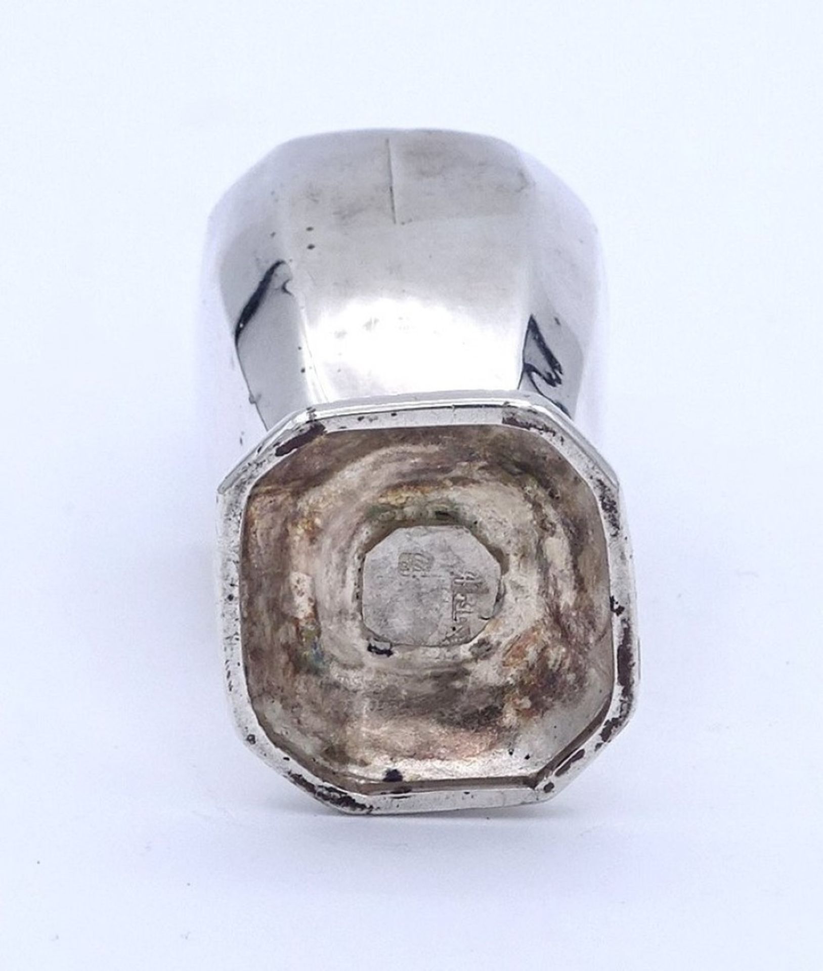 Salzstreuer,China,Silber (gepr.),im Boden chin.beschriftet, H- 8,0cm, 27,7 g. - Bild 3 aus 4