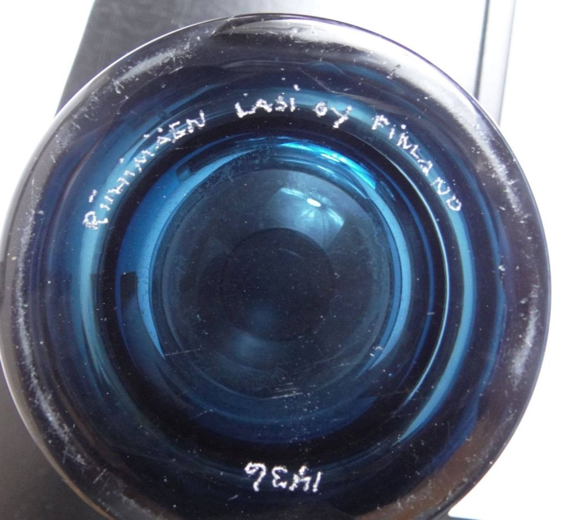 Vase Riihimaki / Riihimaen Lasi Oy, blau, Ritzsignatur, H-15 cm - Bild 7 aus 8