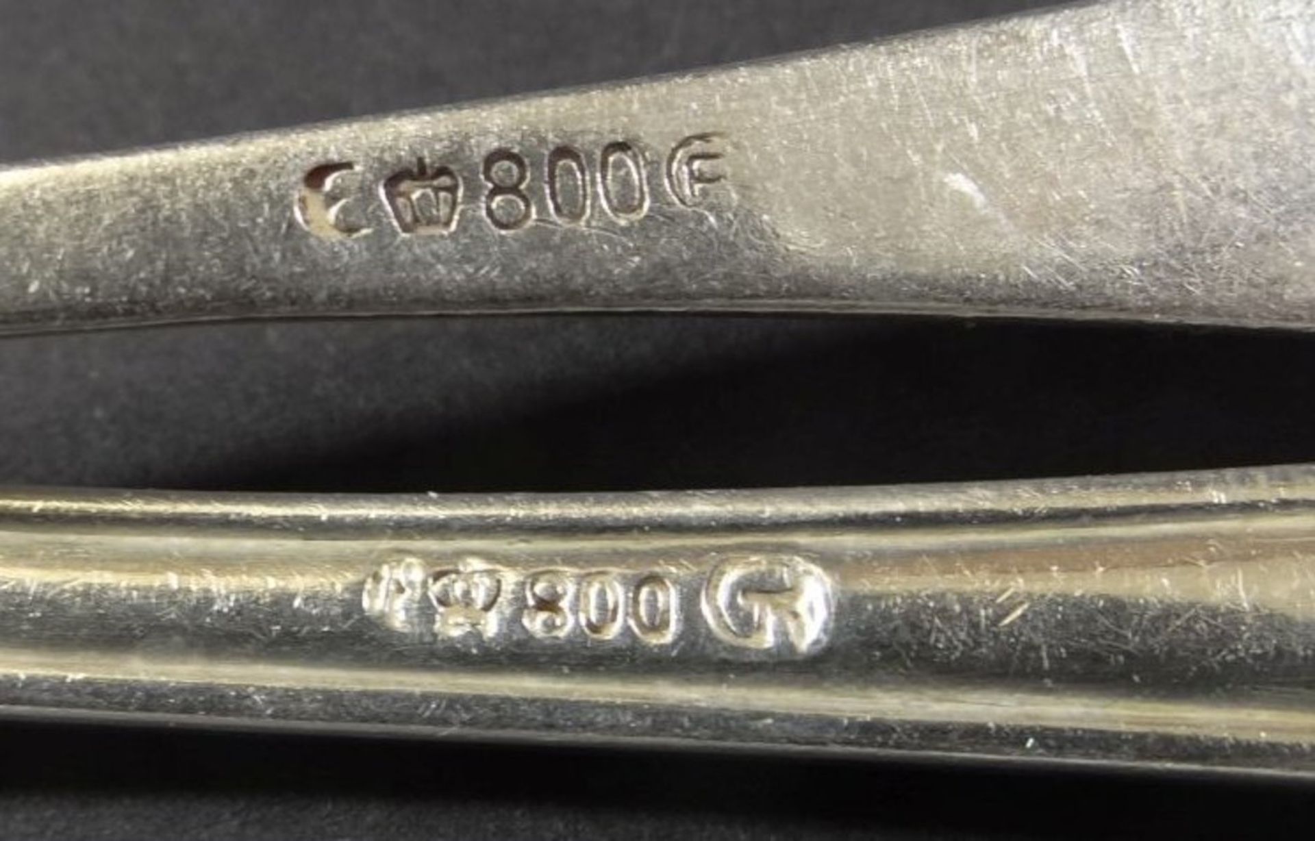3 Suppenlöffel, Silber-800-, Ziermonogramm, L-21 cm, zus. 195 gr. - Bild 3 aus 4