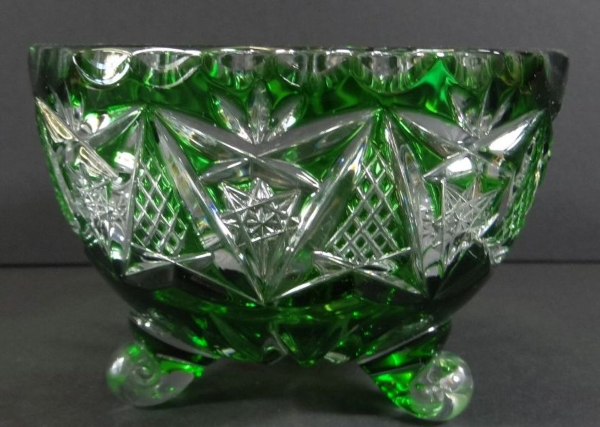 kl. Nachtmann Kristallschale, grün, auf drei Beinchen, H-7 cm, D-10 cm