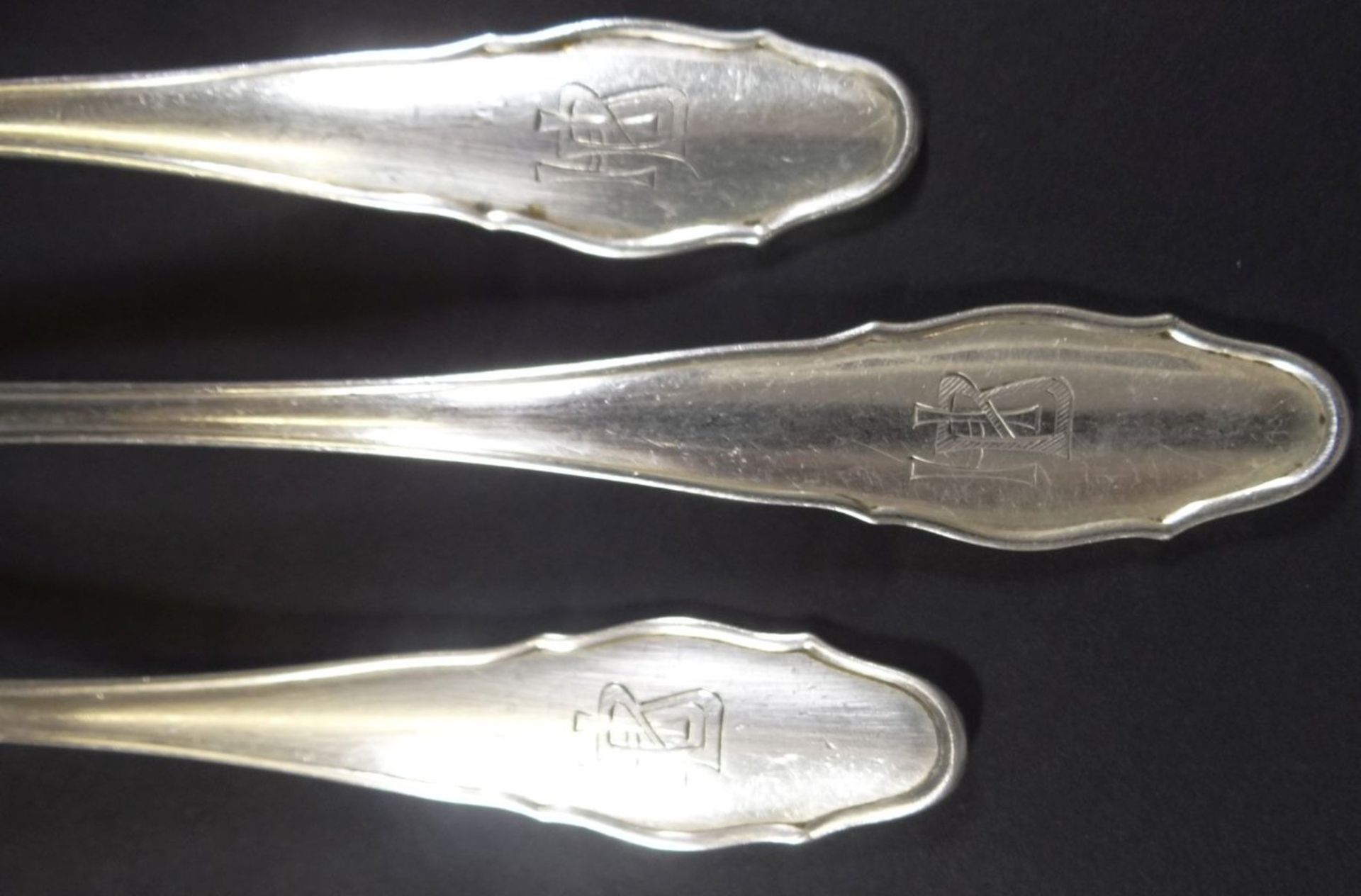 3 Suppenlöffel, Silber-800-, Ziermonogramm, L-21 cm, zus. 195 gr. - Bild 2 aus 4
