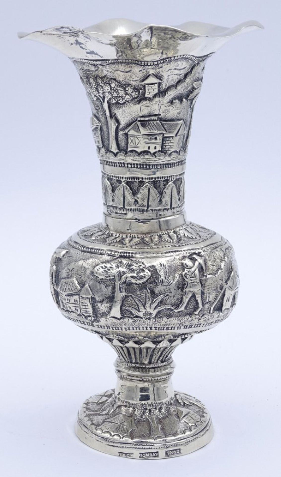 Silver Vase, Bombay, mit Wappen und Arbeiterszene,H- 14cm, 145g. - Bild 4 aus 6