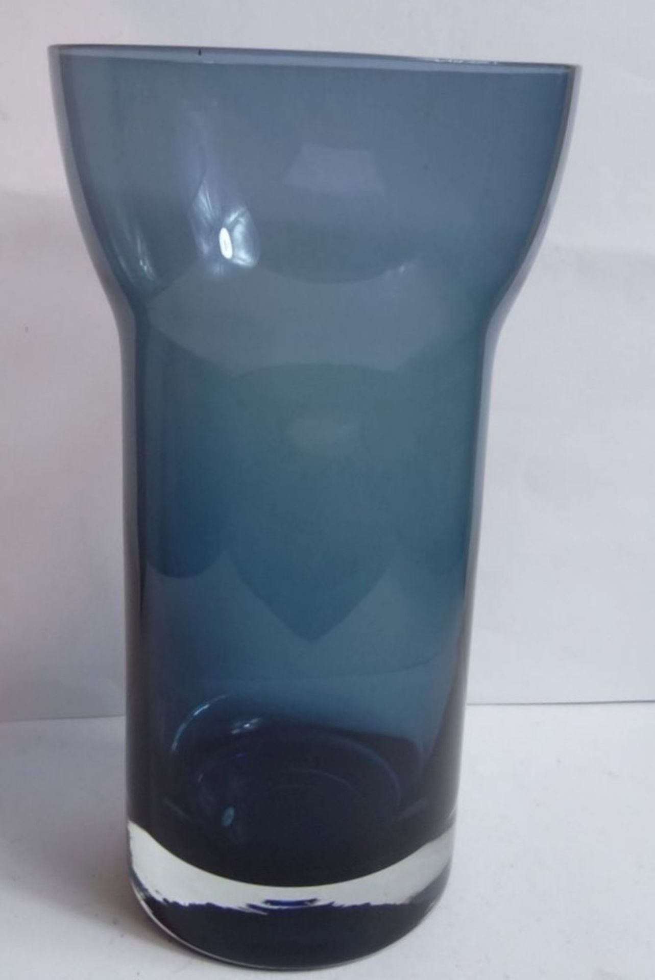 blaue Kunstglasvase, H-18 cm, D-10 cm - Bild 2 aus 7