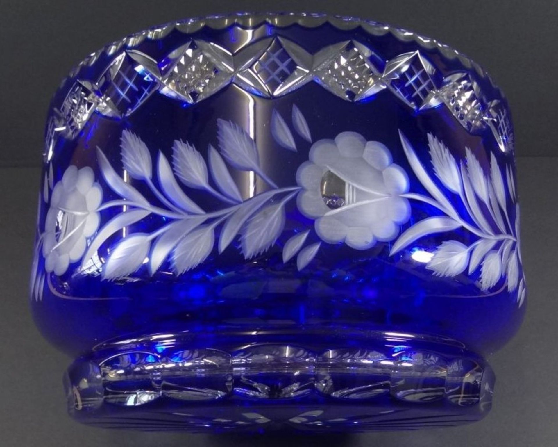 grosse, schwere Kristallschale, blau mit Schliff, H-16 cm, D-23 cm - Bild 4 aus 5
