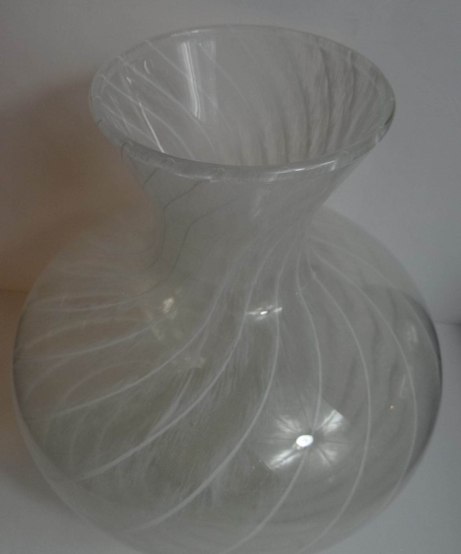 bauchige Kunstglasvase, H-24cm, D-23cm - Bild 2 aus 6