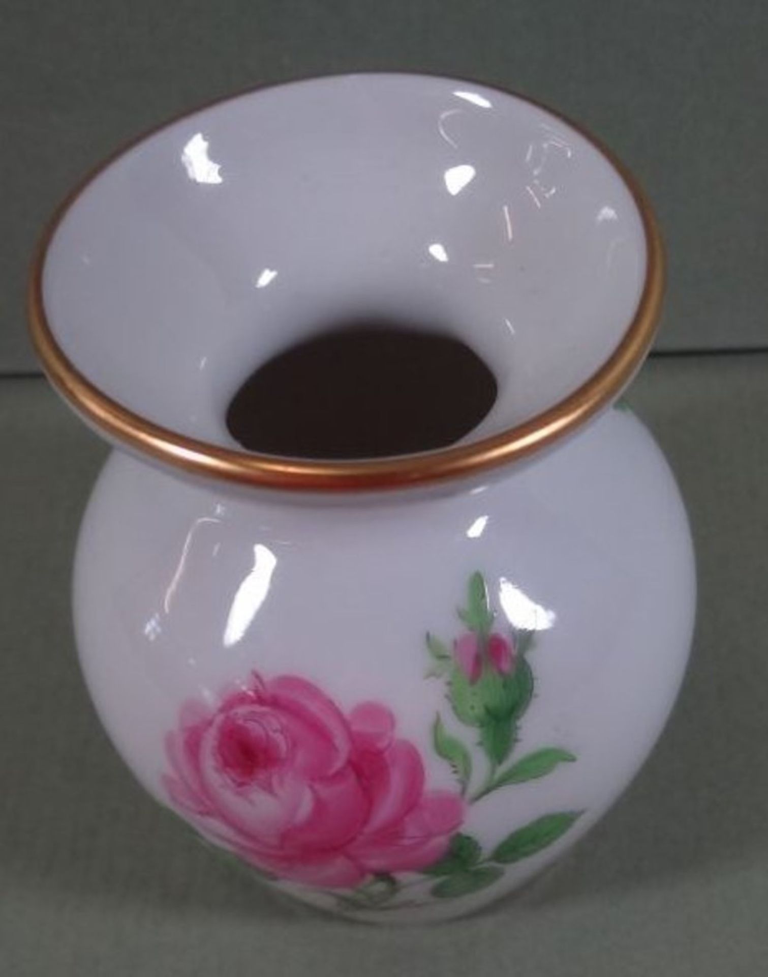 kl. Vase "Meissen" Rote Rose, 2.Wahl, H-6 cm - Image 3 of 4