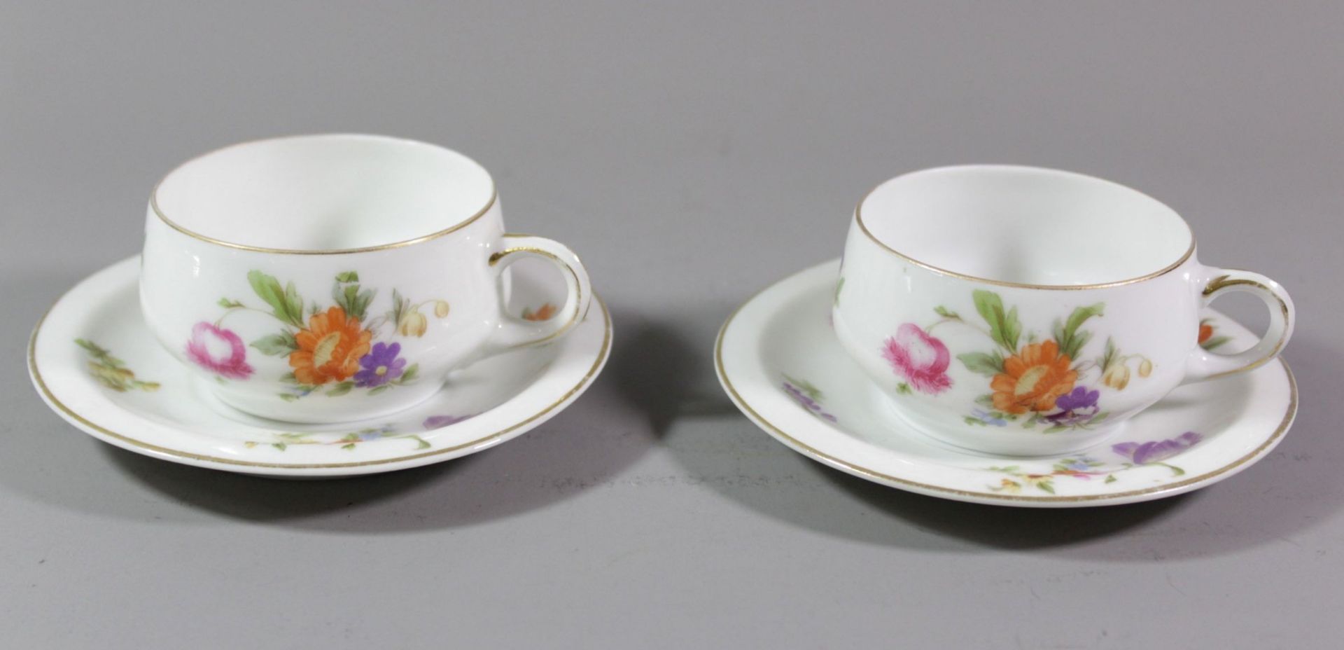 2x Mokkatassen, Rosenthal, florales Dekor, Goldabrieb, Tassen ca. H-3,8cm.