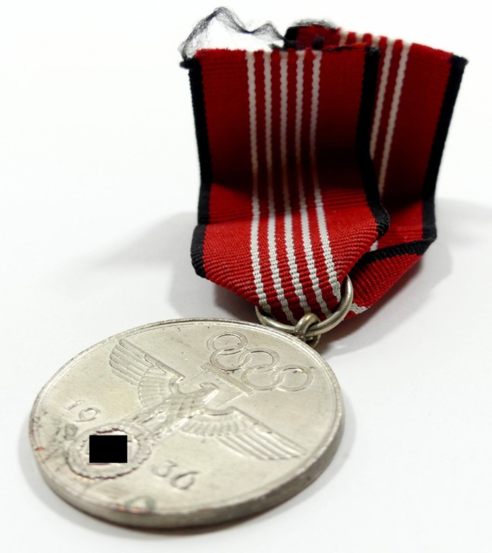 Medaille "Für verdienstvolle Mitarbeit bei den Olympischen Spielen 1936", versilbert - Bild 4 aus 4