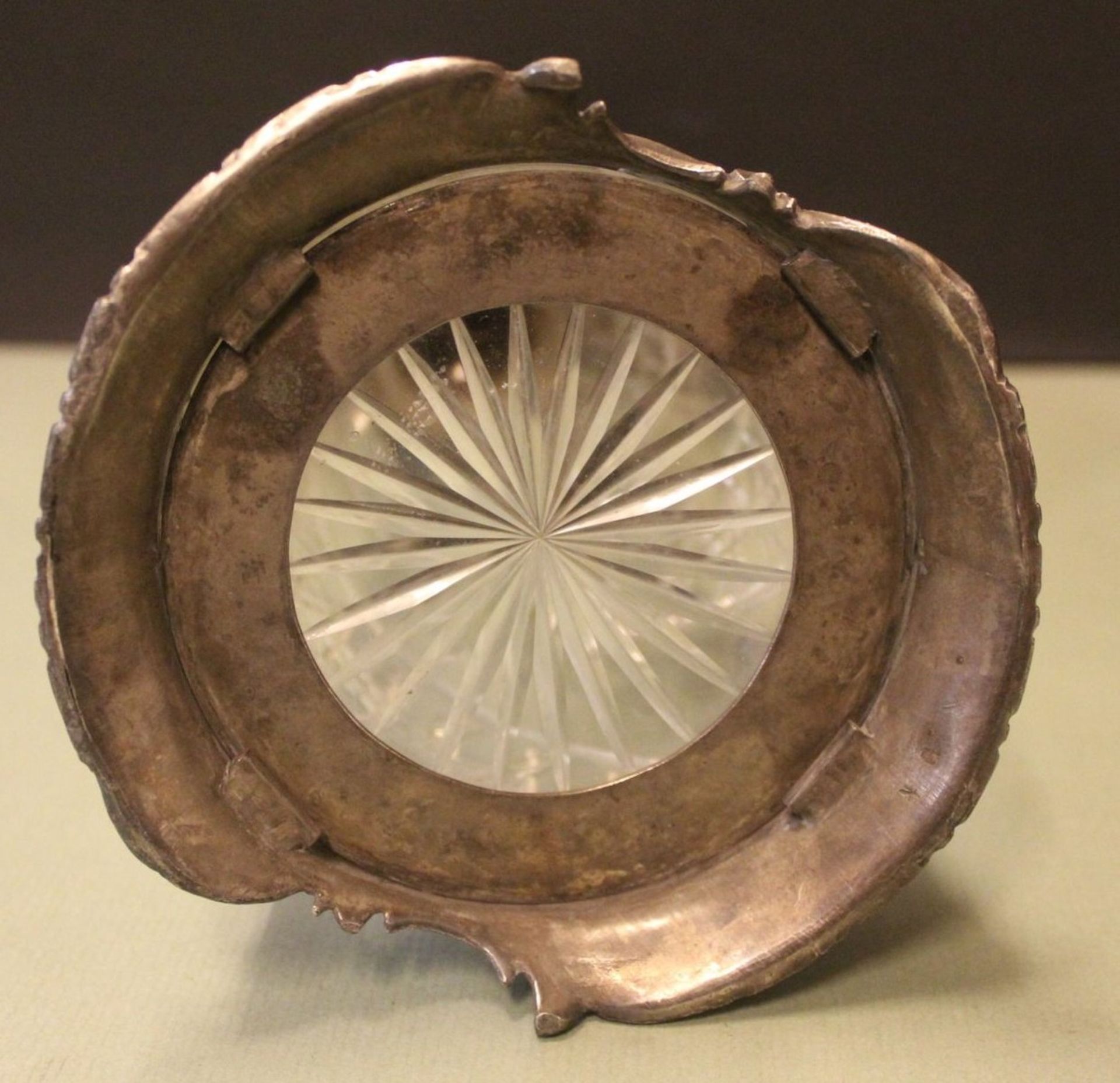 Gründerzeit-Krug, Kristall mit versilb. Zinn-Montur, H-30 cm, gut erhalten - Bild 8 aus 10