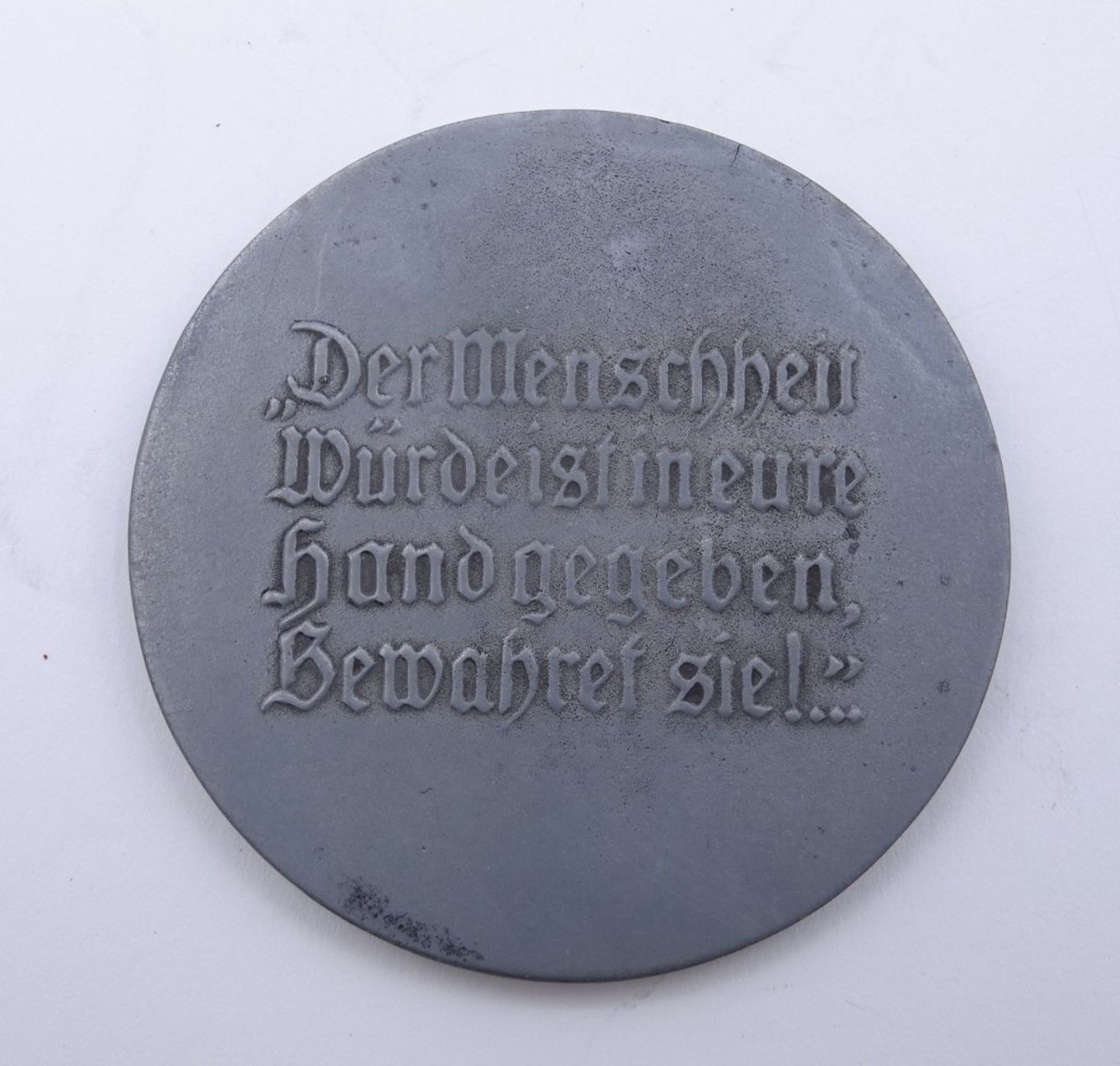 Spendenmedaille der Kunstfürsorge 1915-1915, Metall, Ø 5 cm, Rückseite Zitat von F. v. Schiller