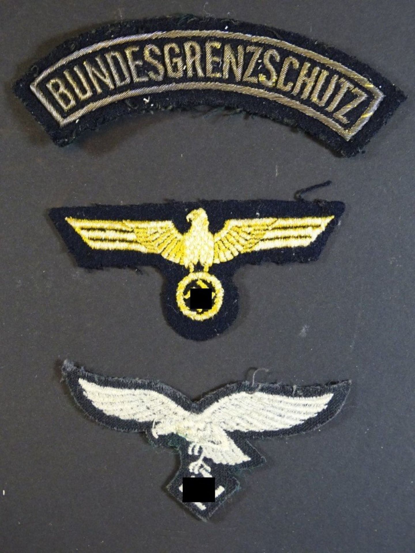 3 Stoffabzeichen, 2 x 3. Reich