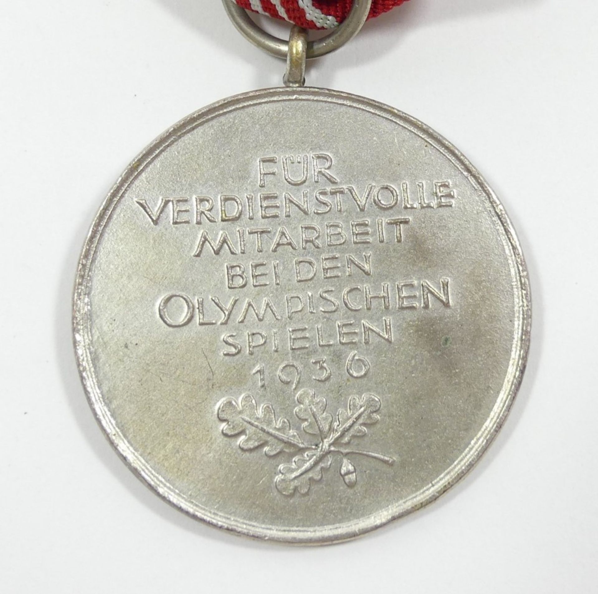 Medaille "Für verdienstvolle Mitarbeit bei den Olympischen Spielen 1936", versilbert - Bild 2 aus 4