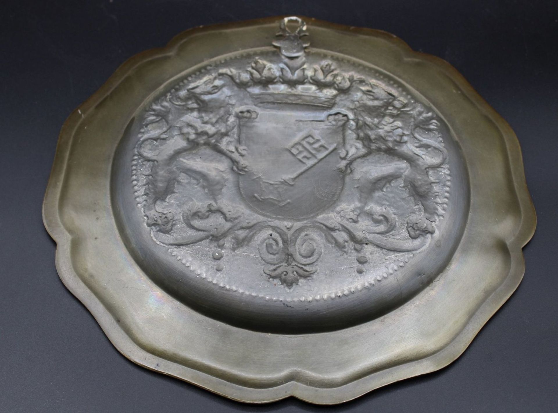 Wandteller, Zinn bronziert, Bremer Wappen, D-24cm. - Image 2 of 3