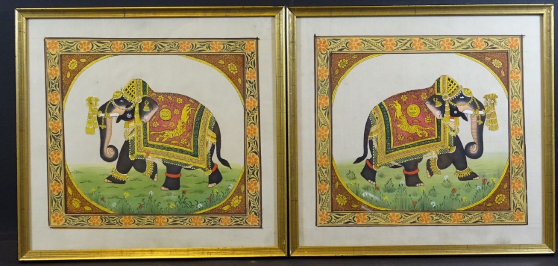zwei gerahmte Seidenmalereien mit Elefanten,Indien,ger/Glas, RG 25,5 x 27cm