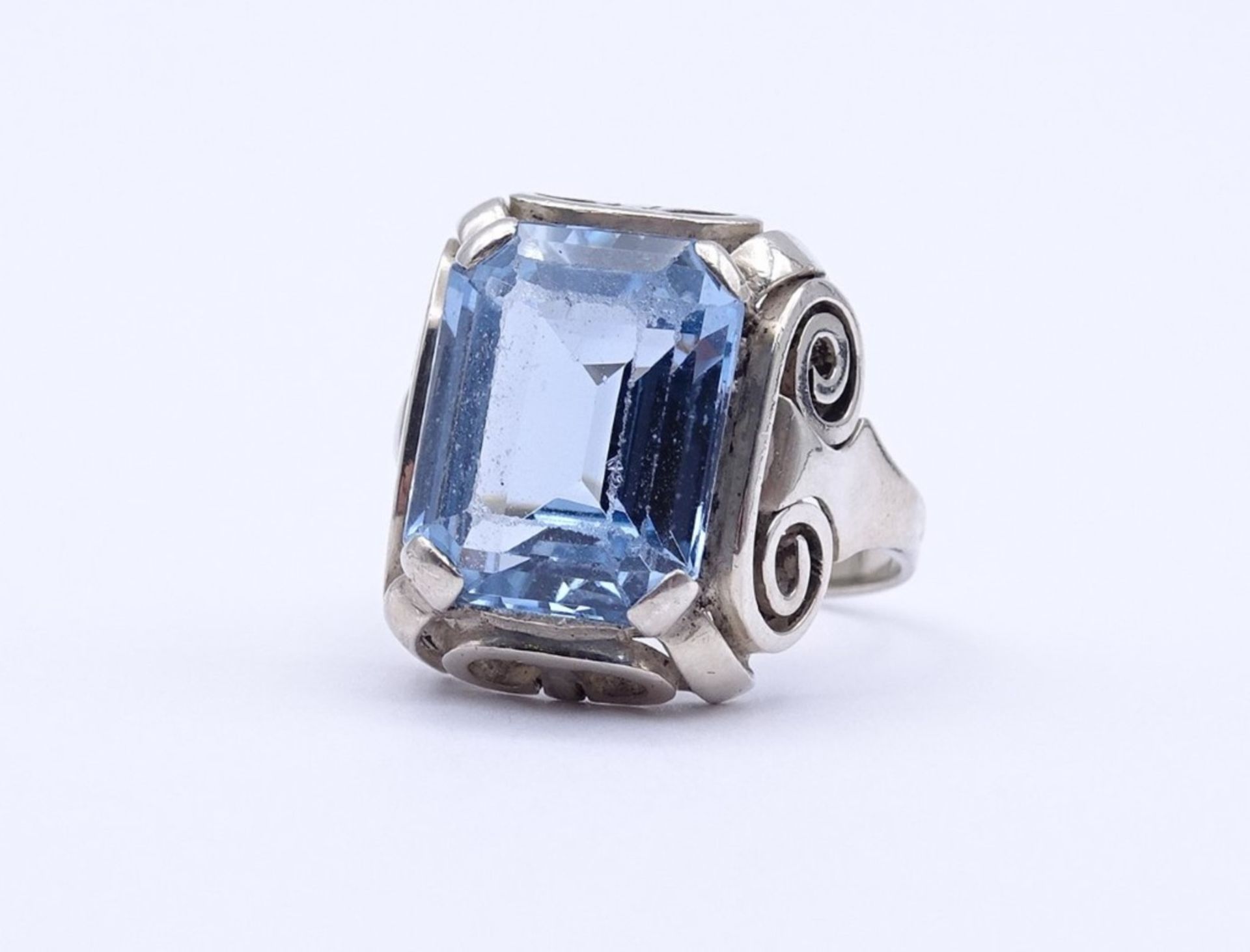 800er Silber Ring mit einen hellblauen facc. Edelstein, 7,4g., RG 57