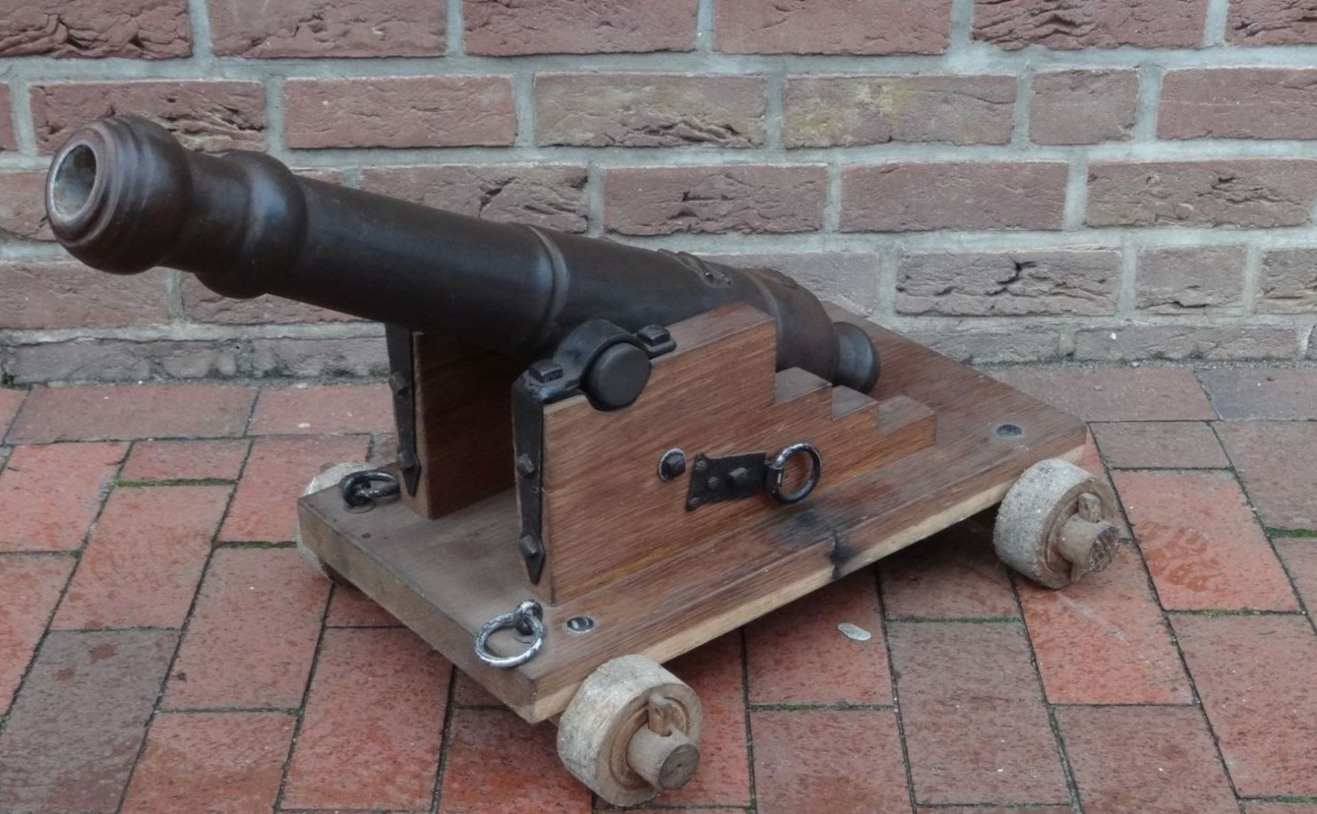wohl alte englische Marinekanone?, Eisen auf Holzlafette mit Steinrädern, beweglich, H-50 cm, L-80 - Bild 2 aus 10