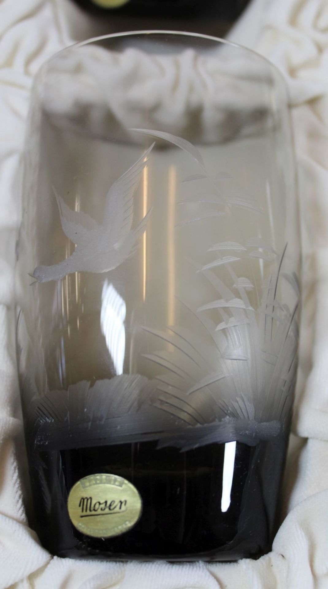 6 Rauchglas-Becher "Moser" Czechoslowakei, beschliffen mit verschiedenen Wildvögeln in orig. Kasten, - Bild 2 aus 7