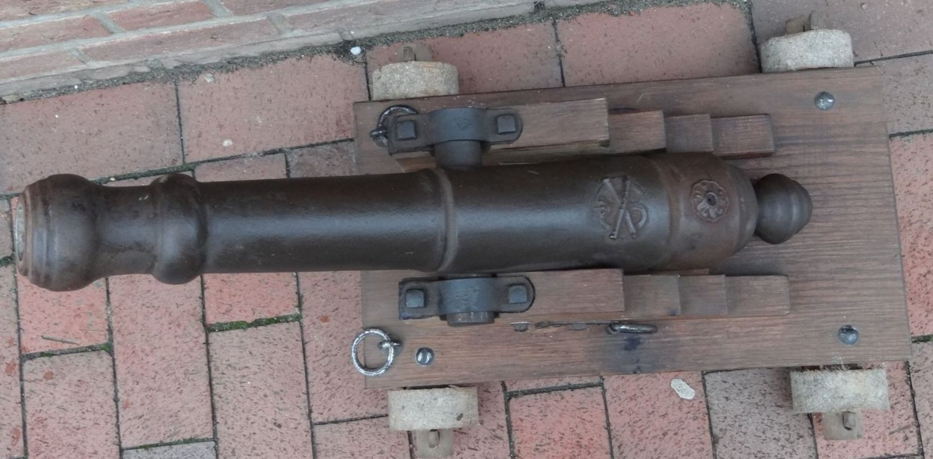 wohl alte englische Marinekanone?, Eisen auf Holzlafette mit Steinrädern, beweglich, H-50 cm, L-80 - Bild 5 aus 10