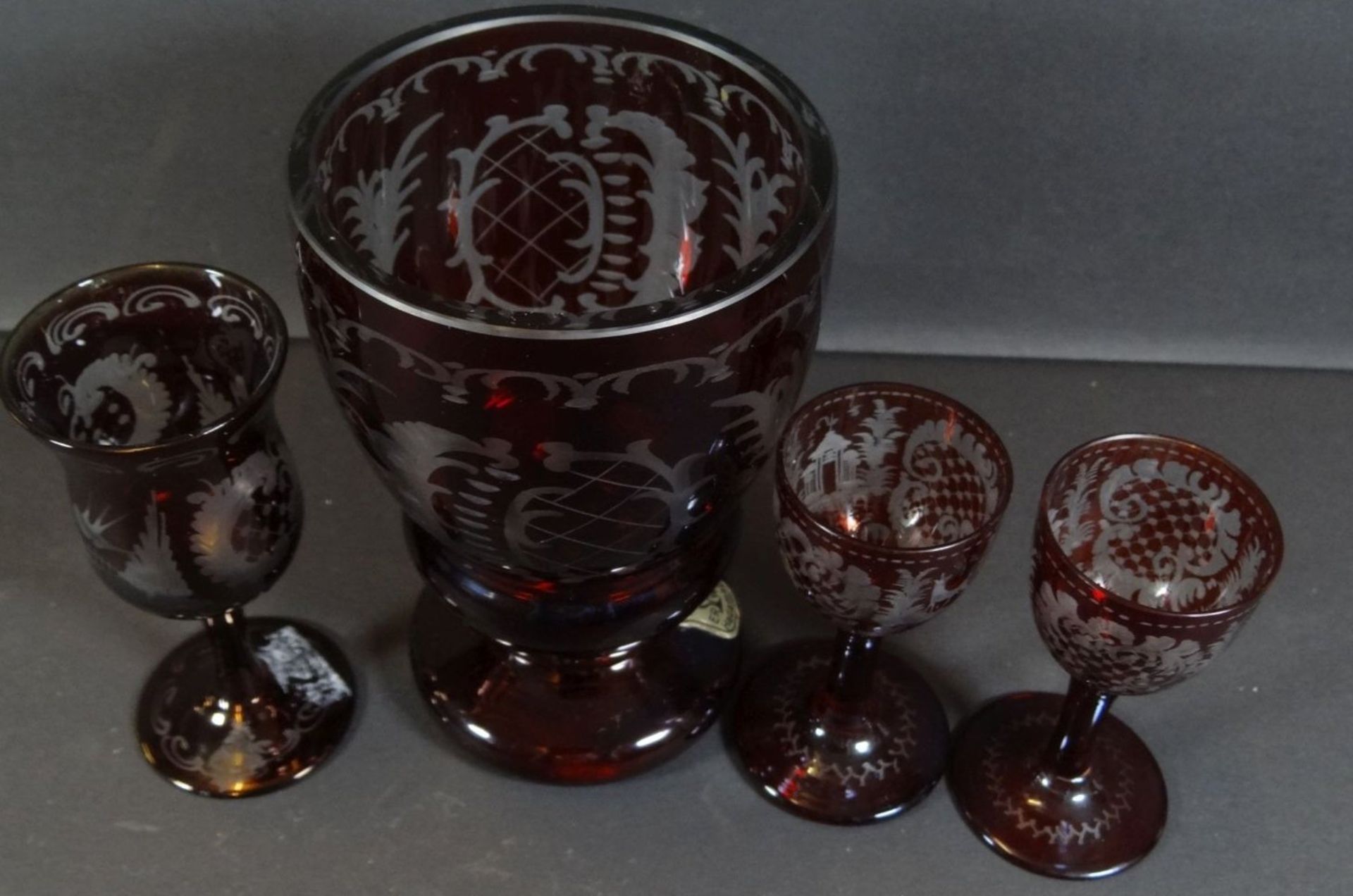 4x Rubinglas mit Barockschliff, 20.Jhd.,H-max. 13,5 cm - Bild 8 aus 8