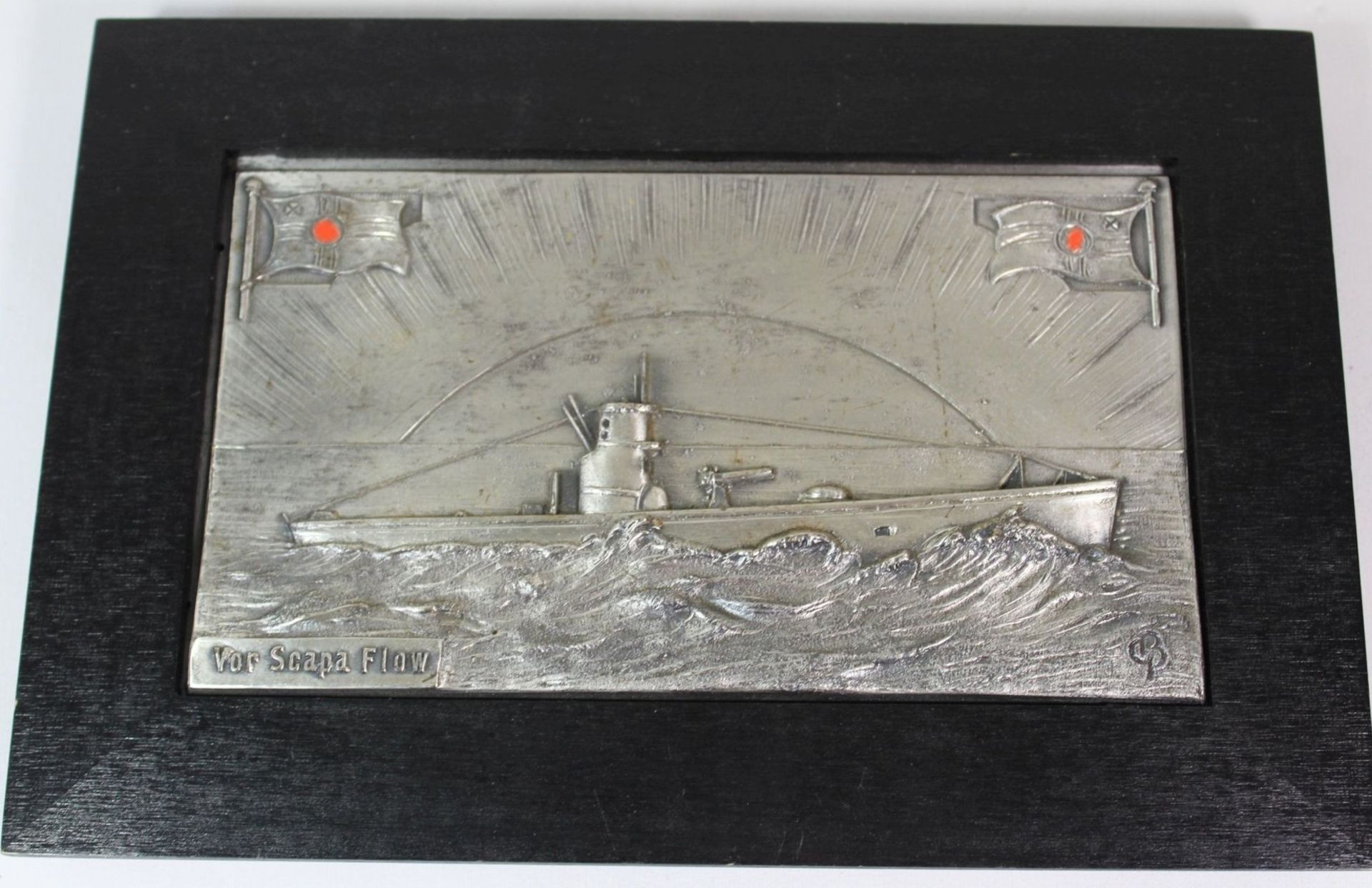 gerahmtes U-Boot- Relief, Vor Scapa Flow, monogrammiert "GB", 16 x 23,5cm.