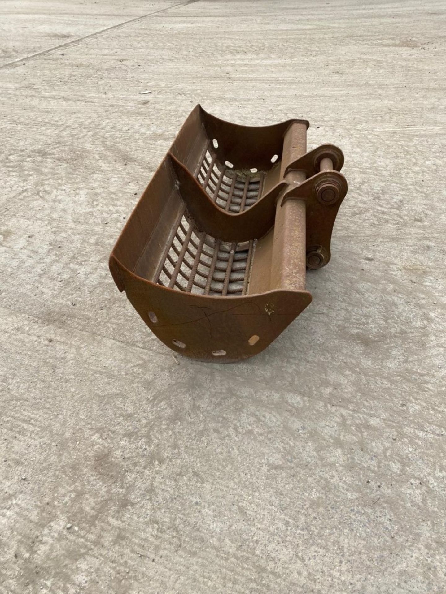 Geith 60'' Riddle Bucket (To Suit Excavator)