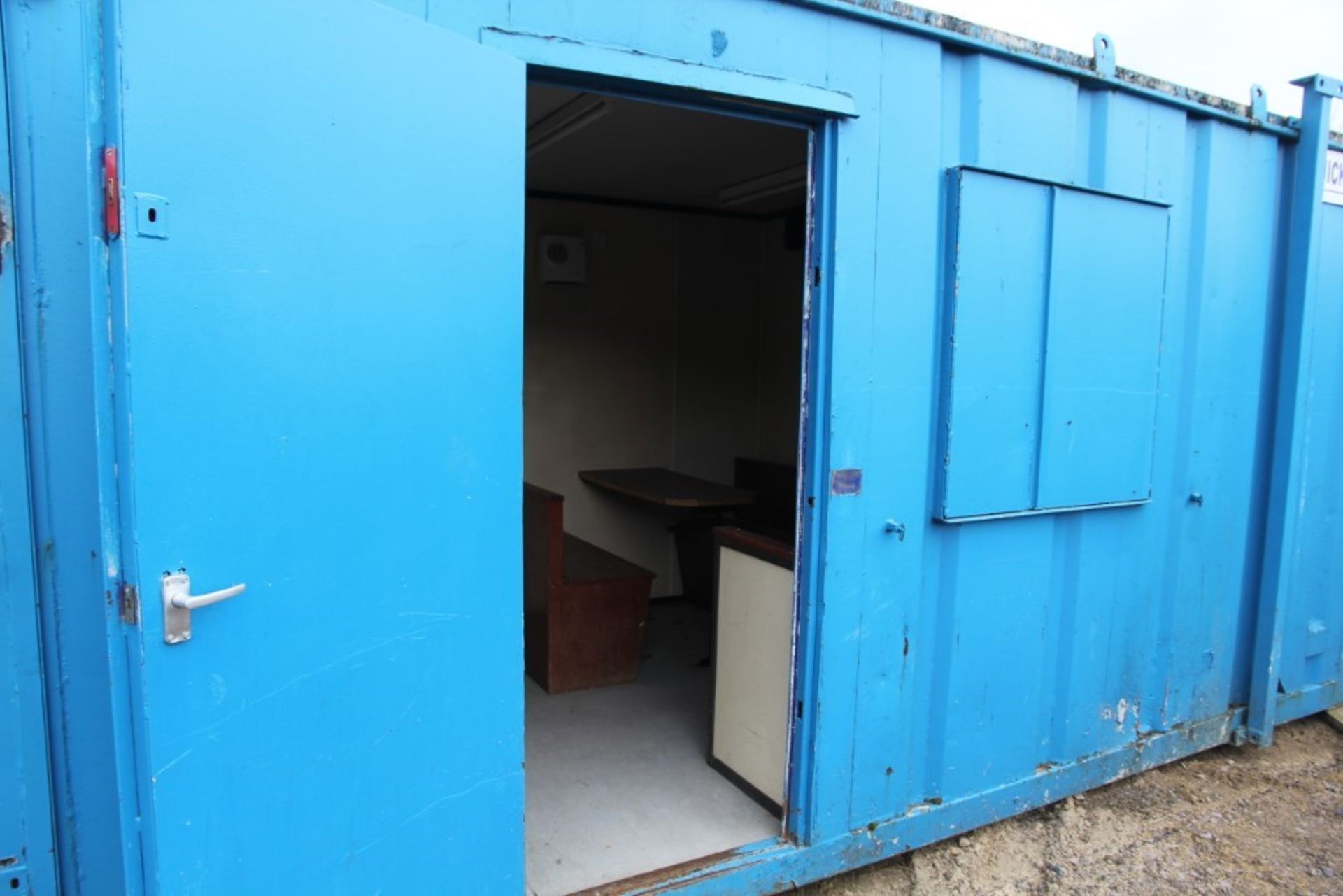 Secure Site Welfare Cabin / Portable Building with Generator - Image 15 of 25