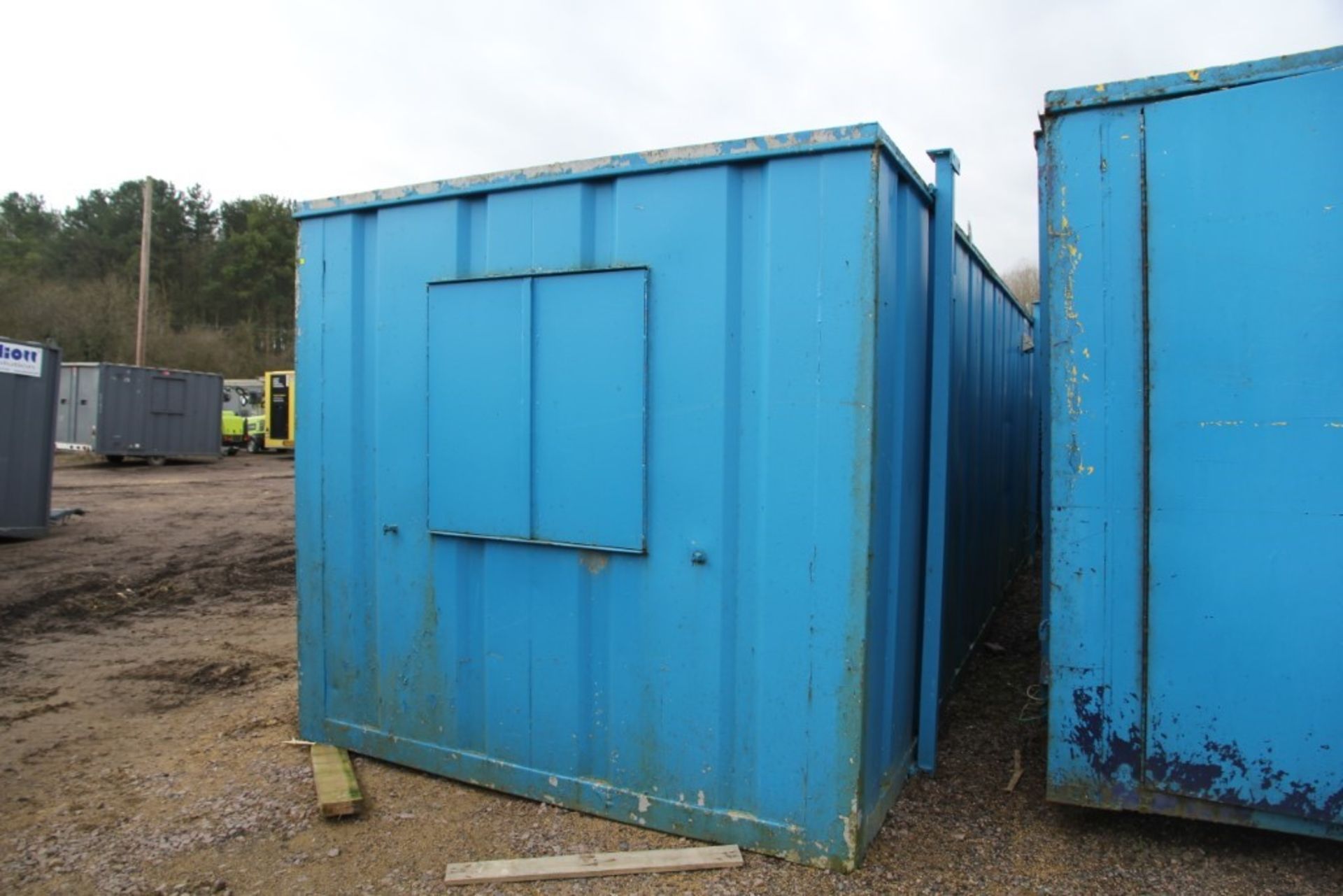 Secure Site Welfare Cabin / Portable Building with Generator - Image 6 of 25