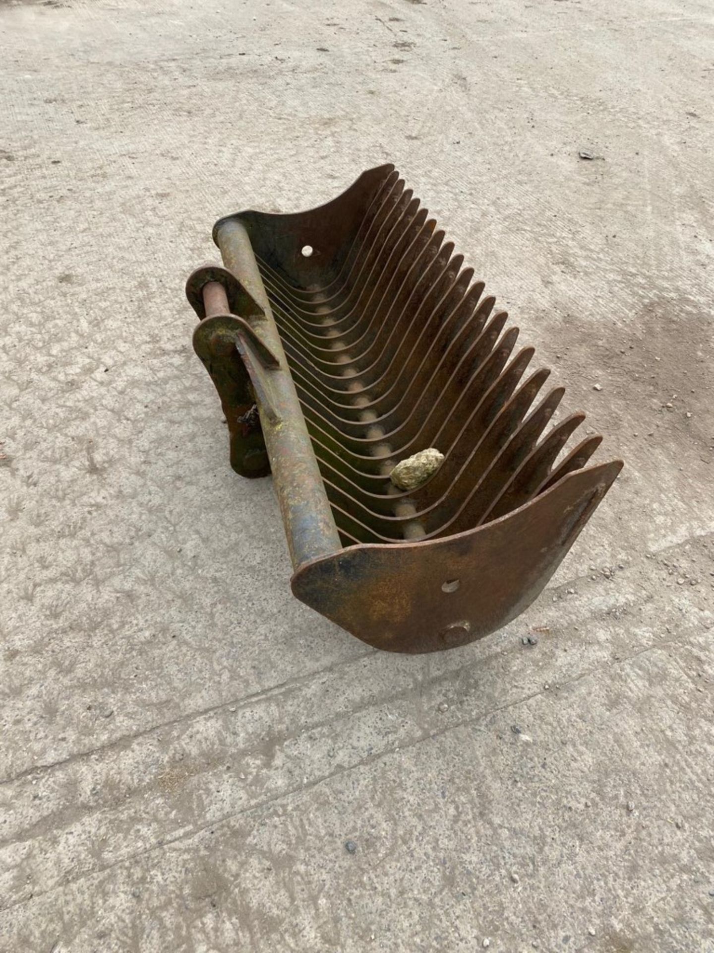 Root Bucket 69'' (To Suit Excavator)