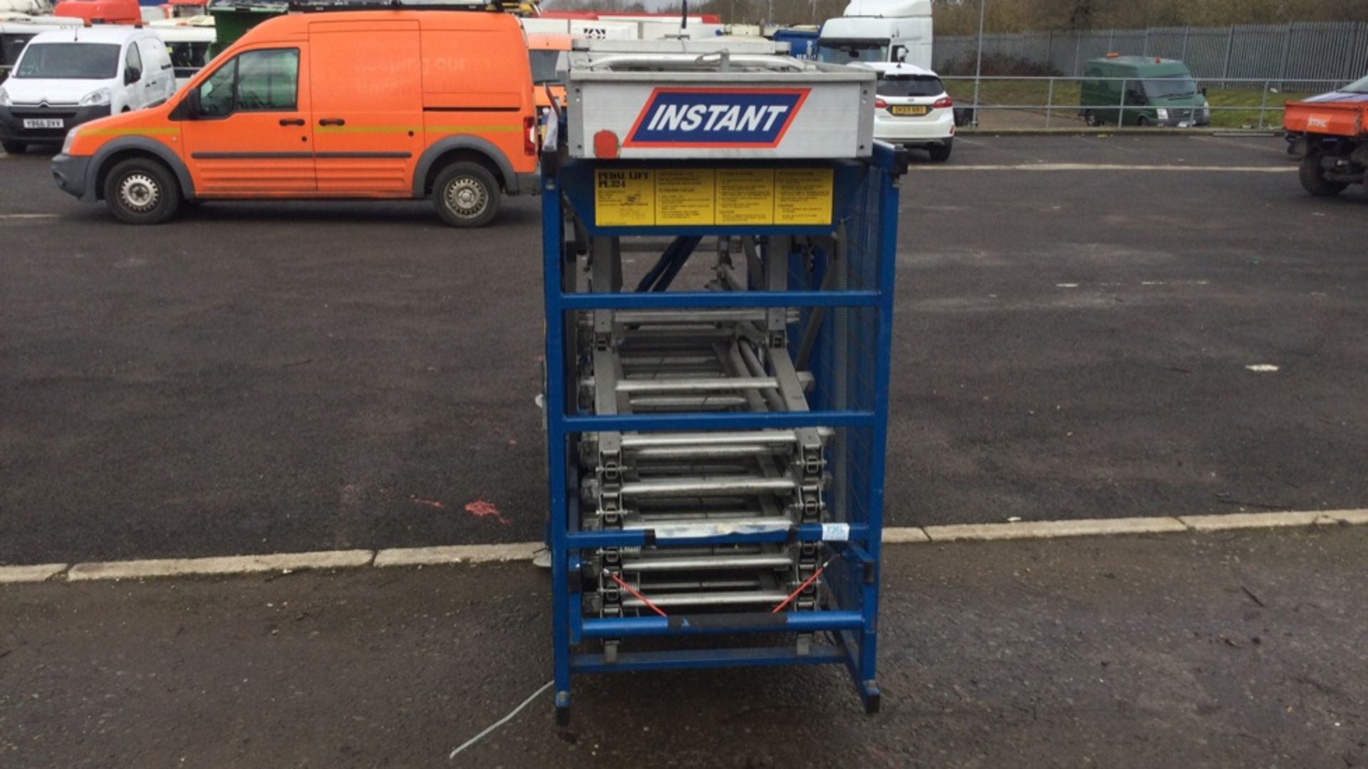 UpRight Pedal Lift PL324 Access Platform - Image 4 of 10