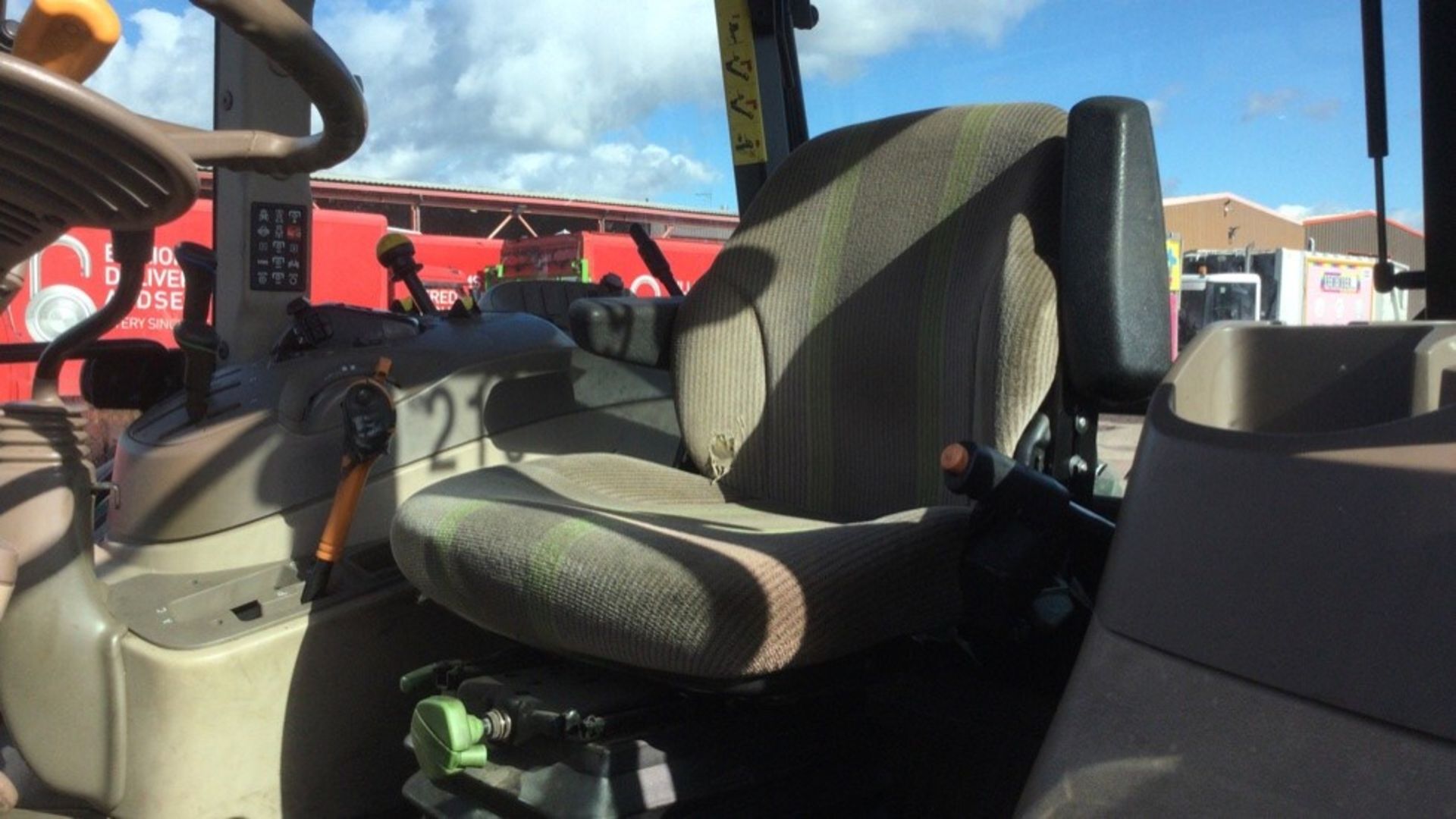 2012 John Deere 5090R 4wd Tractor, Front Linkage & PTO, Loader Bracket - Direct Council - Image 8 of 21