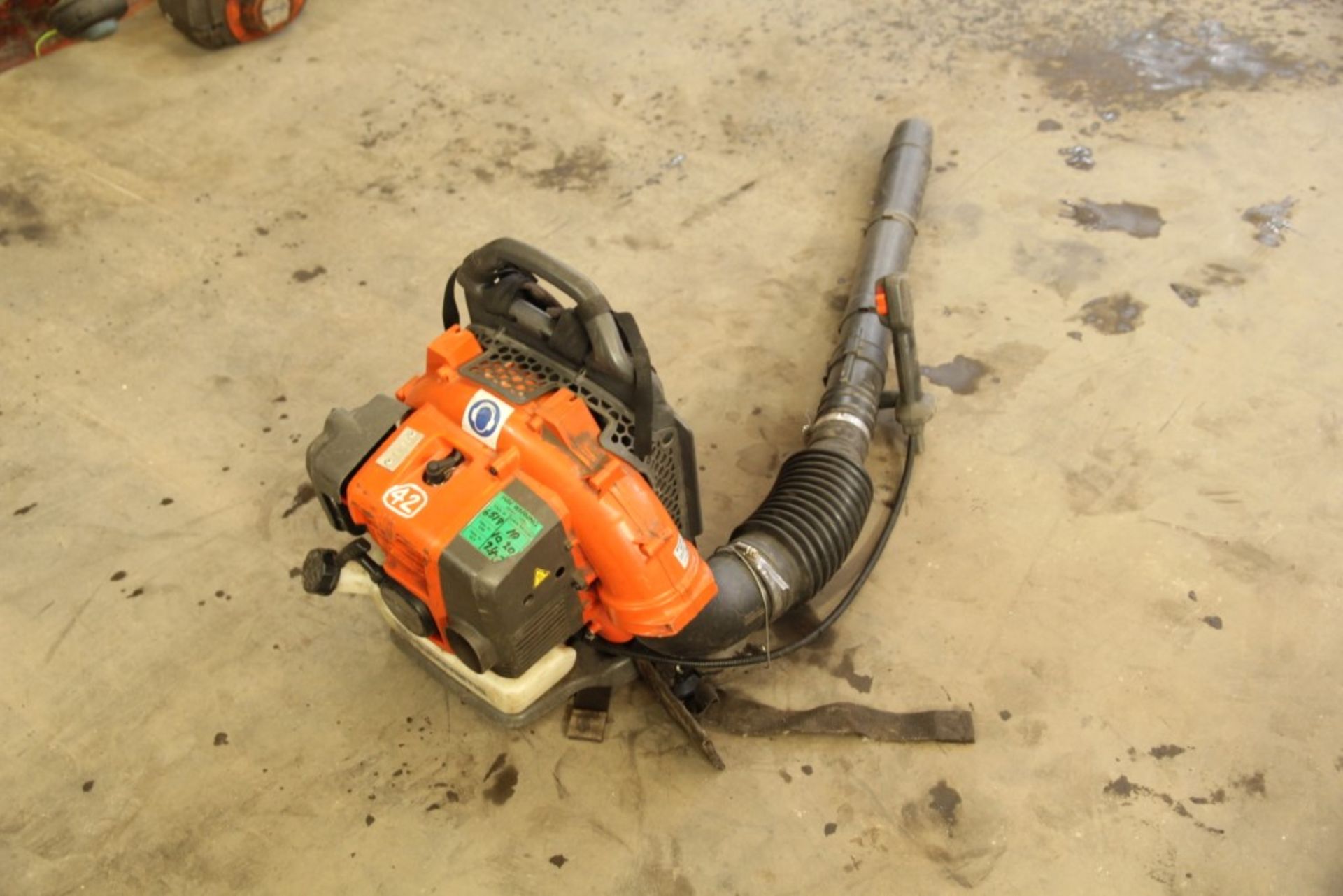 Husqvarna 350BT Backpack Leaf Blower