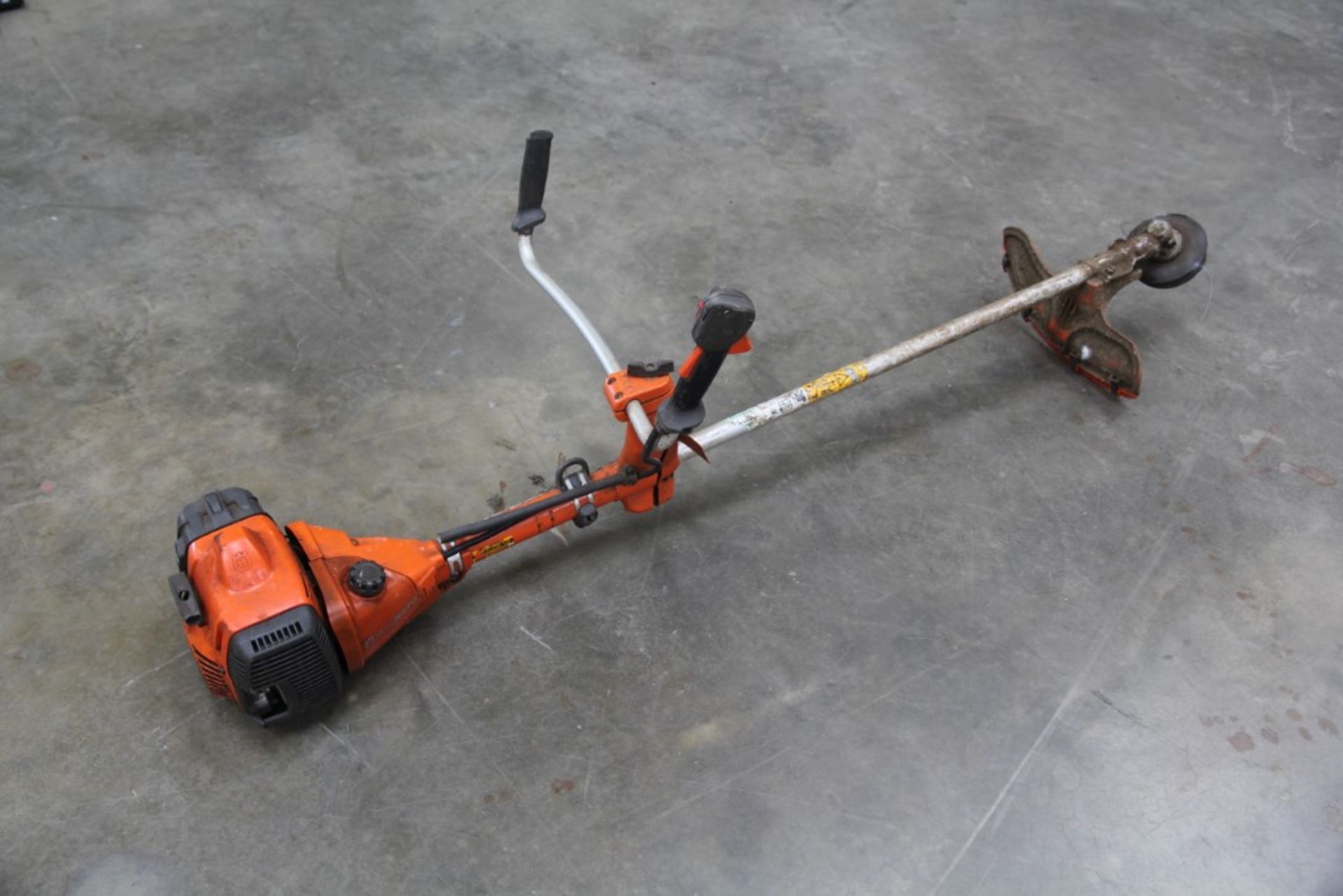 Husqvarna 545RXT AutoTune Petrol Brush Cutter - Image 2 of 6