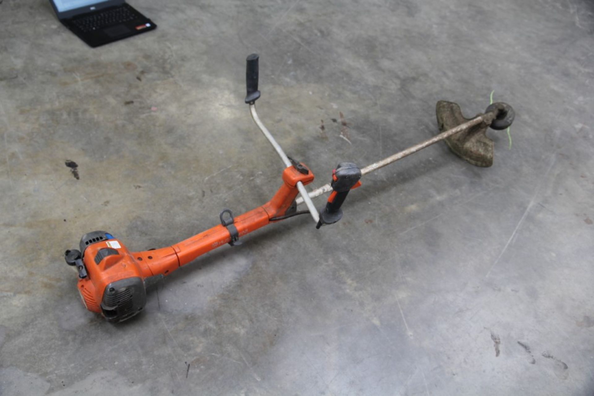 Husqvarna 525RXT Petrol Brush Cutter - Image 2 of 6