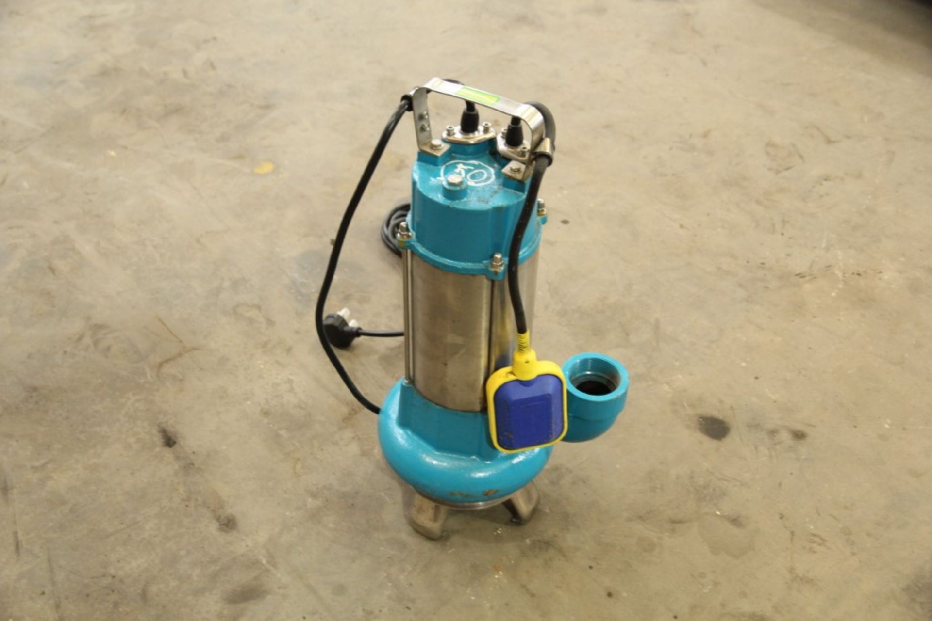 Katsu V (V1100F) Submersible Pump 240V - Image 2 of 6