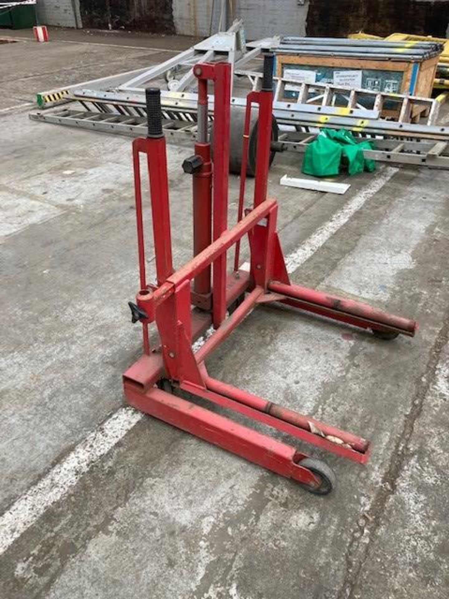 500KG Tyre Jack / Lifter