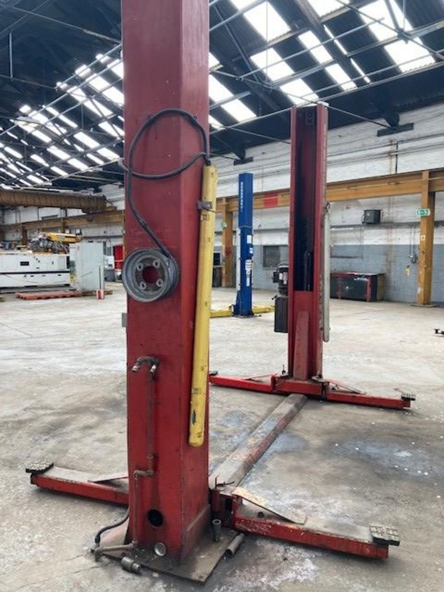 Ranger PR12 5.4 Tonne 2 Post Vehicle Lift With Adjustable Arms