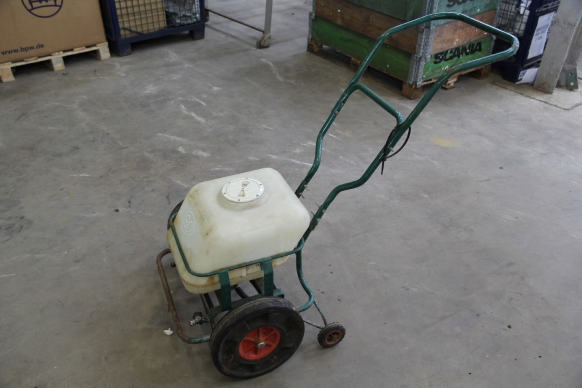 Push Sprayer - Image 2 of 3