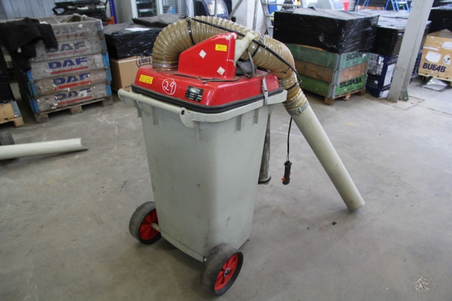 Overton 240-125-ELN Wheelie Bin Petrol Vacuum Cleaner / Leaf Collector - Image 2 of 6