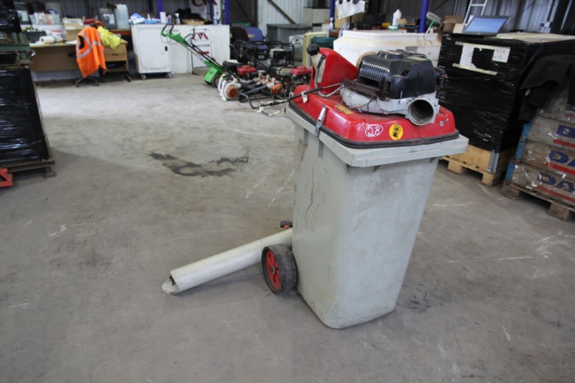 Overton 240-125-ELN Wheelie Bin Petrol Vacuum Cleaner / Leaf Collector