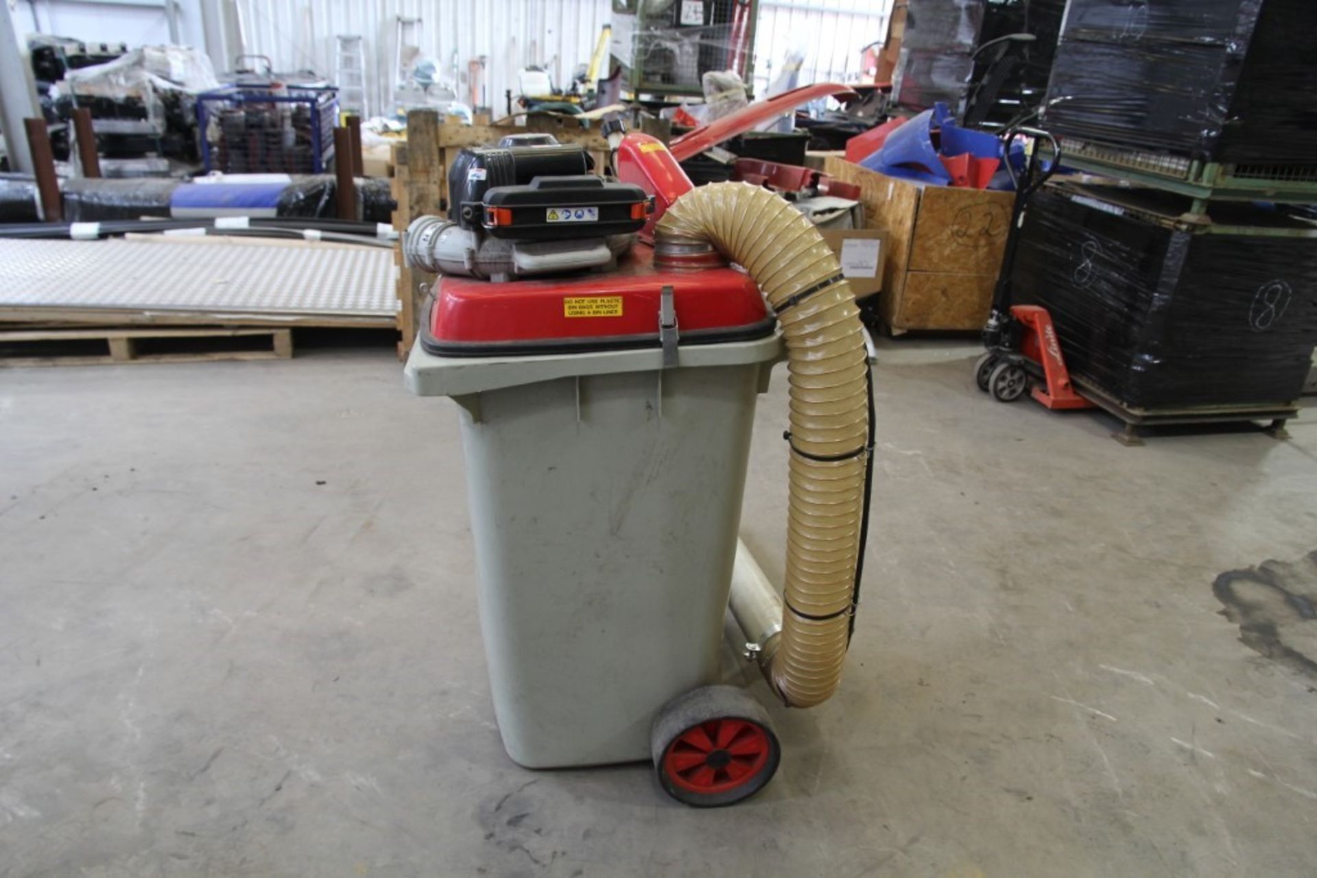 Overton 240-125-ELN Wheelie Bin Petrol Vacuum Cleaner / Leaf Collector - Image 2 of 6