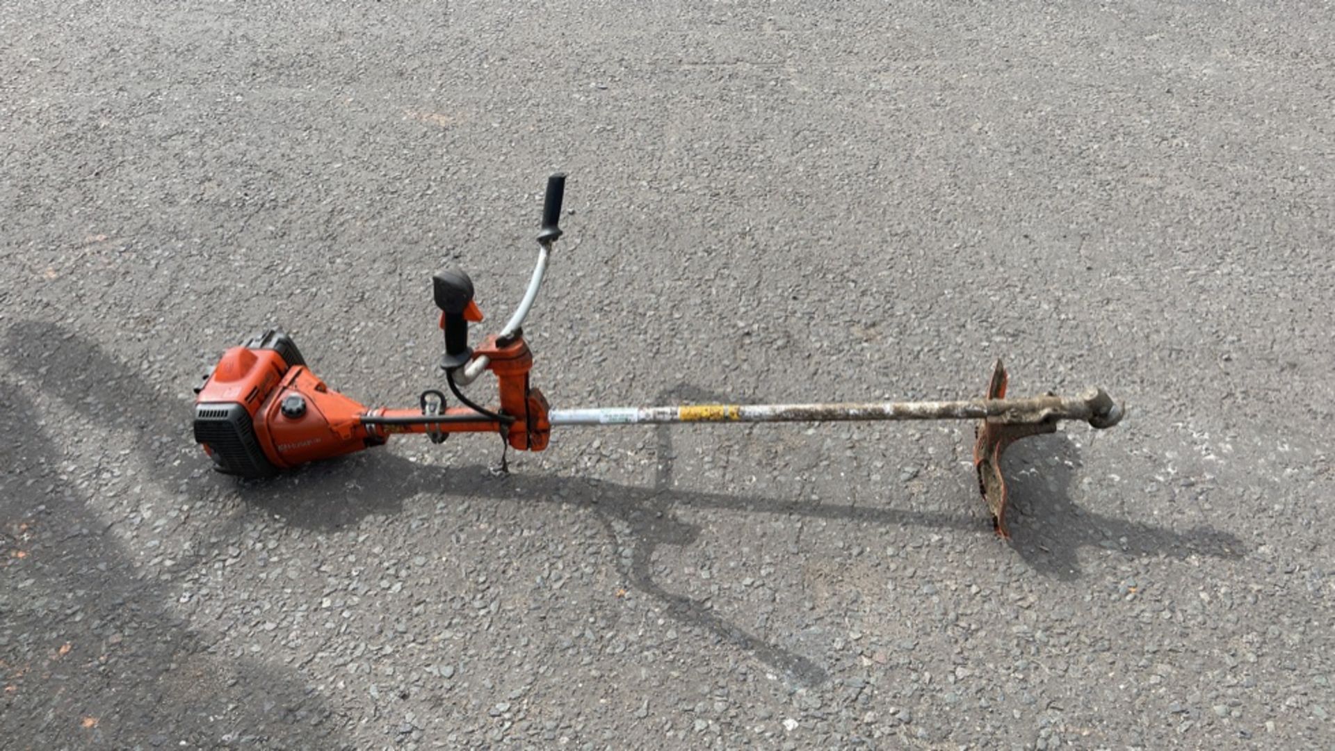 HUSQUARNA 545 RXT PETROL BRUSH CUTTER *NON-RUNNER - FOR SPARES OR REPAIR* - Image 4 of 6