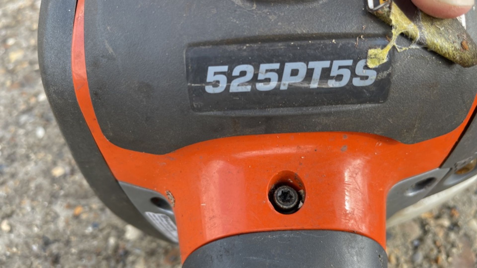 HUSQUARNA 525 PT5S LONG REACH TRIMMER C/W CHAIN SAW HEAD *FOR SPARES OR REPAIR ONLY* - Image 10 of 12