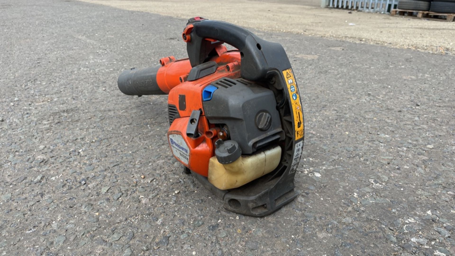 HUSQUARNA 525 BX PETROL LEAF BLOWER *NON-RUNNER - FOR SPARES OR REPAIR ONLY* - Image 5 of 6