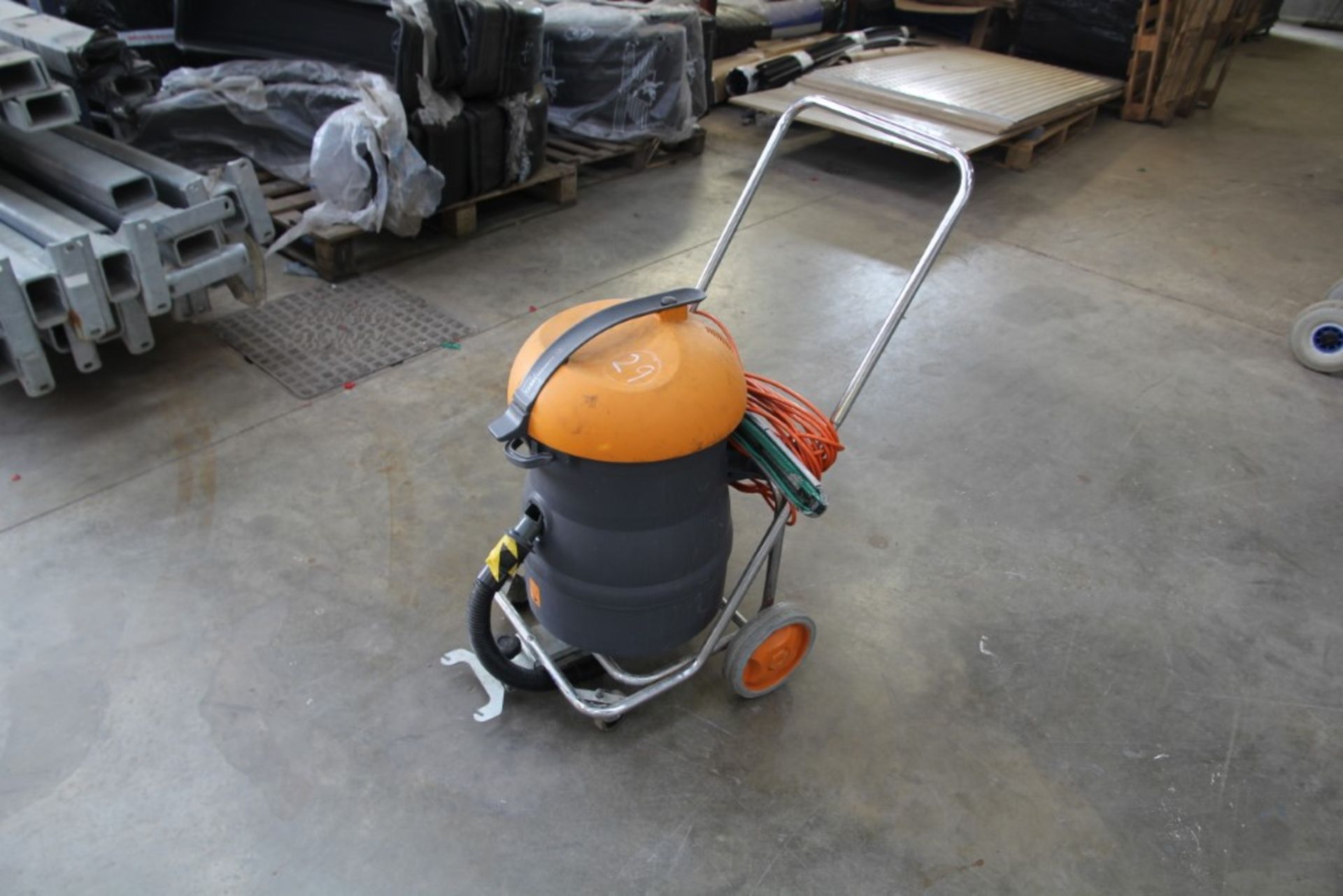 Taski Vacumat 22 Vacuum Cleaner - Image 2 of 4