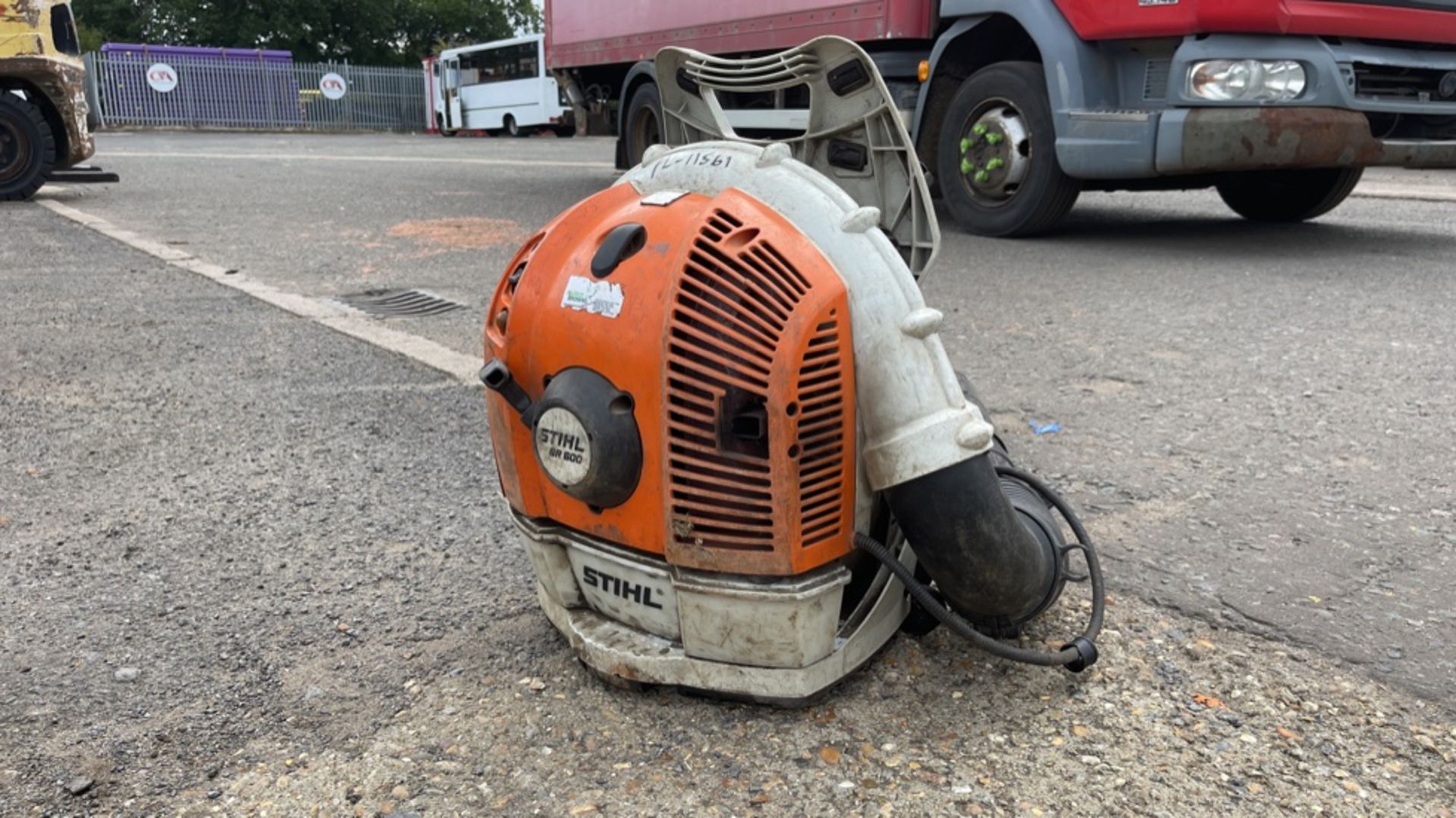 STIHL BR800 (YEAR 2016) PETROL LEAF BLOWER *NON-RUNNER - FOR SPARES OR REPAIR ONLY* - Image 2 of 5