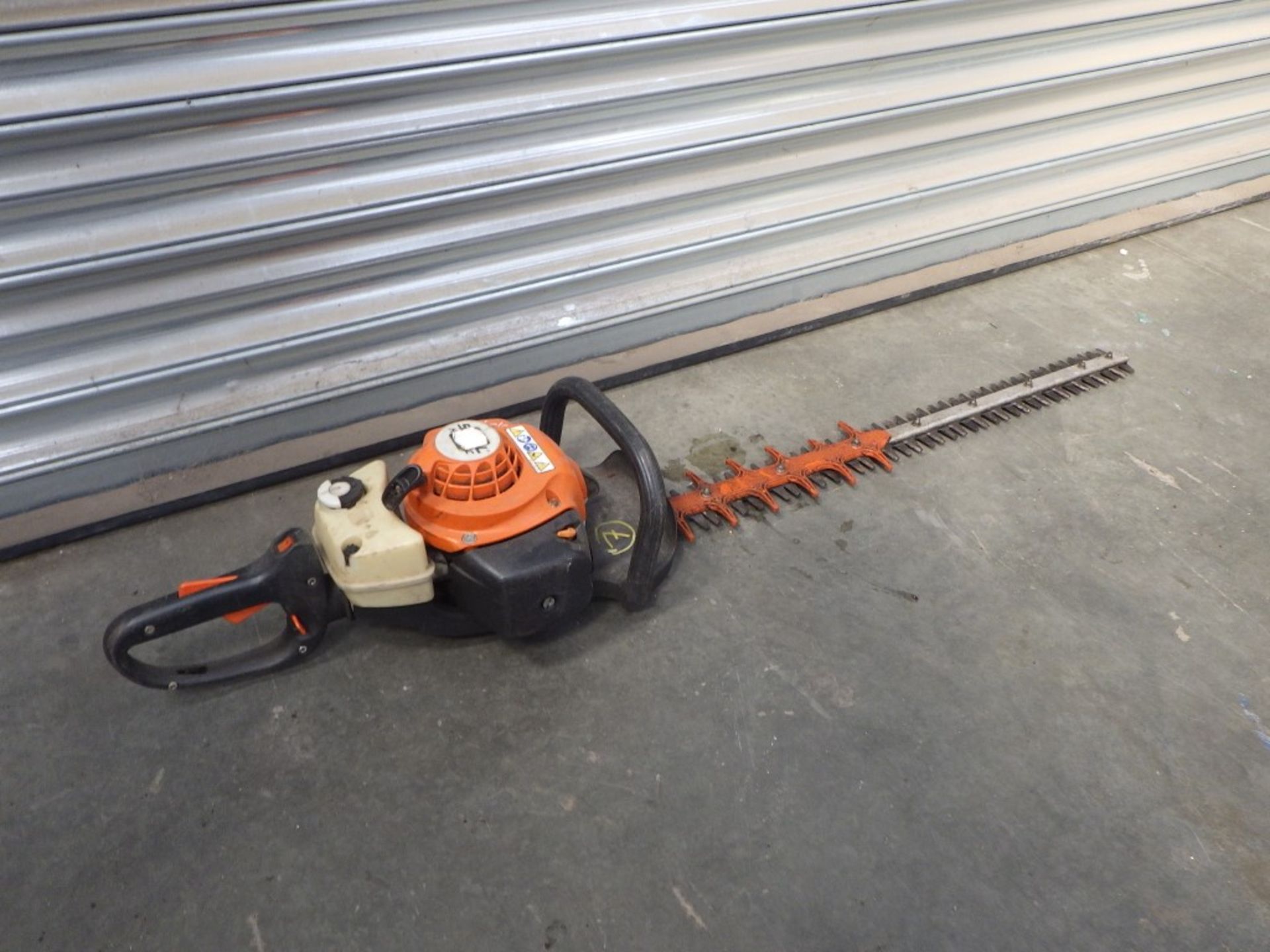 Stihl HS 82RC Petrol Hedge Trimmer - Image 3 of 5