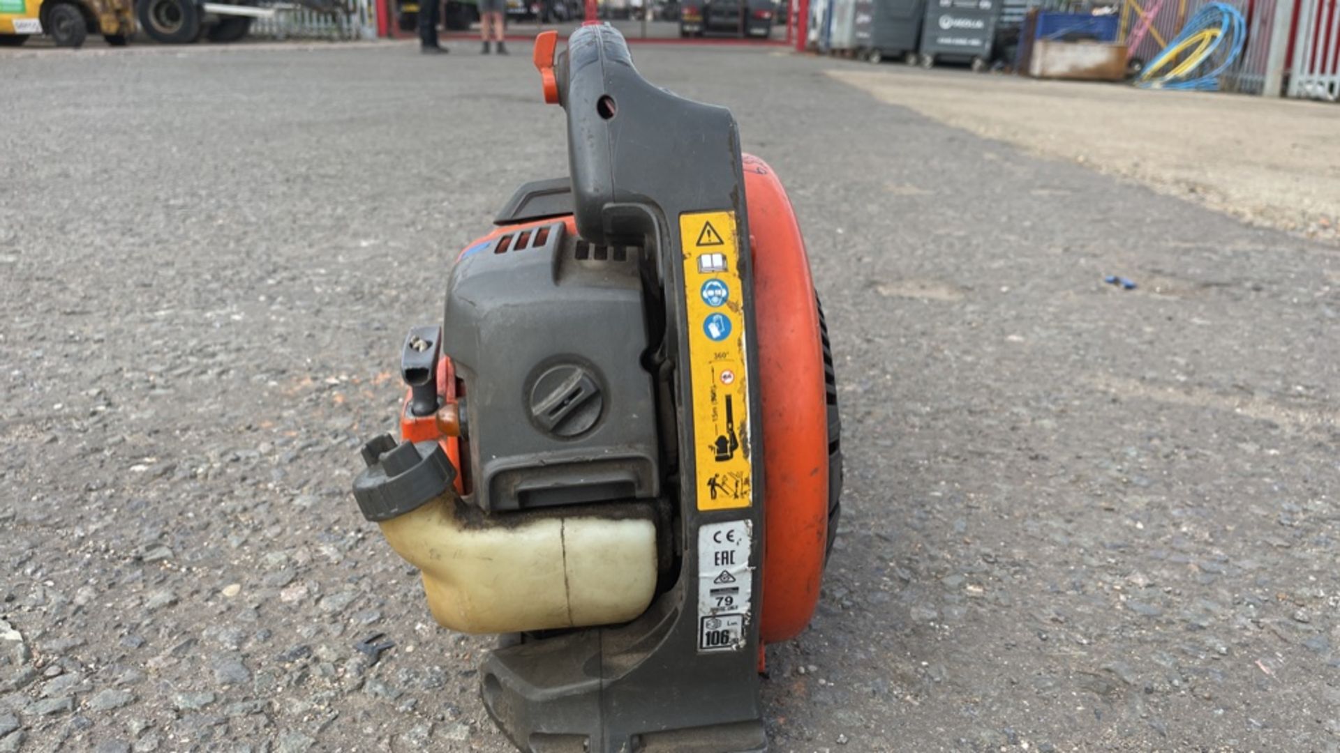 HUSQUARNA 525 BX PETROL LEAF BLOWER *NON-RUNNER - FOR SPARES OR REPAIR ONLY* - Image 3 of 5