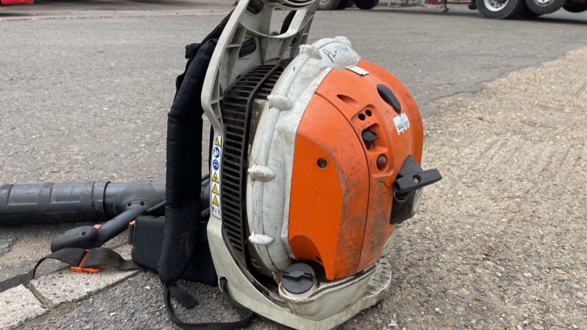 STIHL BR800 (YEAR 2016) PETROL LEAF BLOWER *NON-RUNNER - FOR SPARES OR REPAIR ONLY* - Image 4 of 5