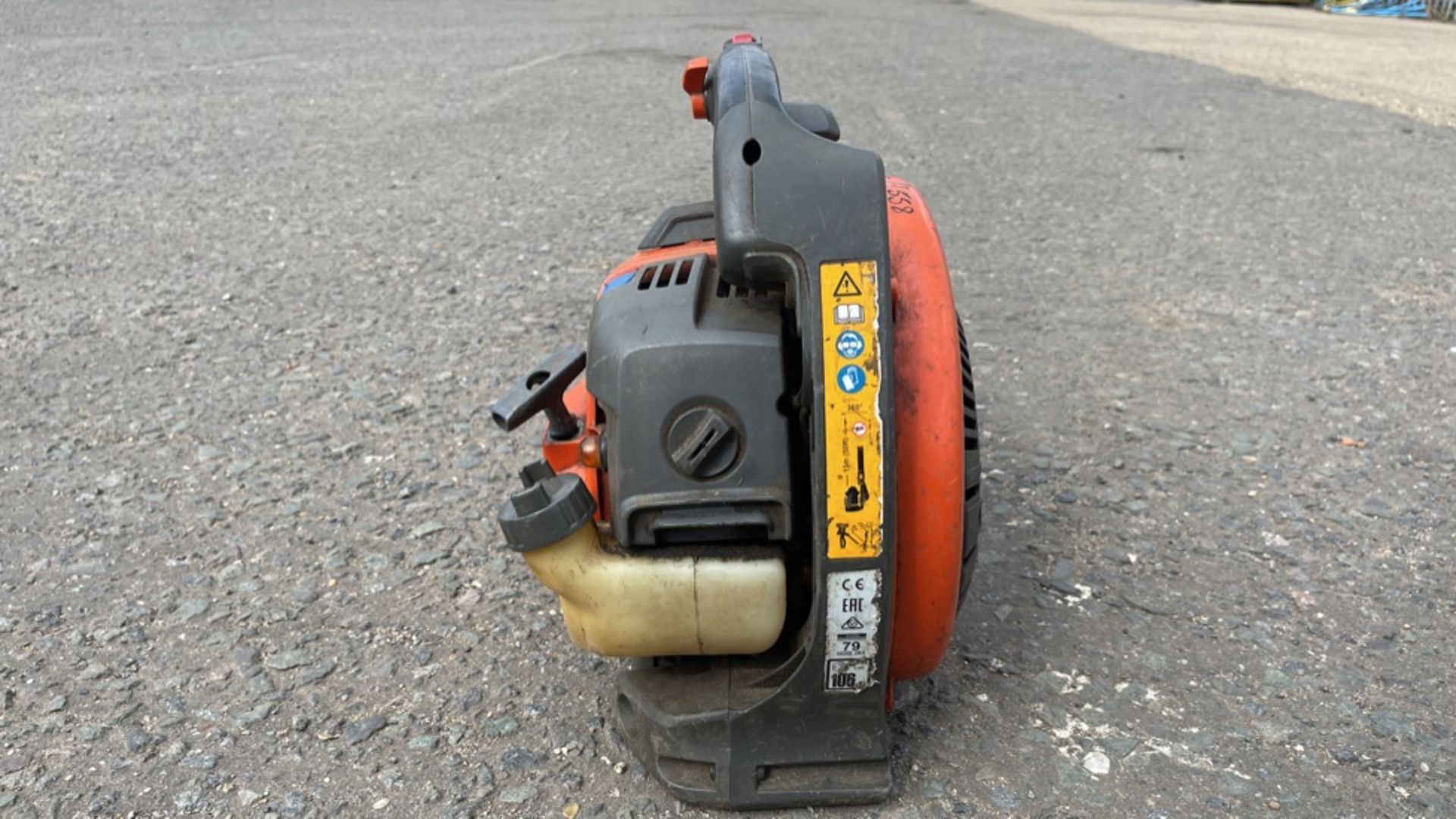 HUSQUARNA 525 BX PETROL LEAF BLOWER *NON-RUNNER - FOR SPARES OR REPAIR ONLY* - Image 2 of 6