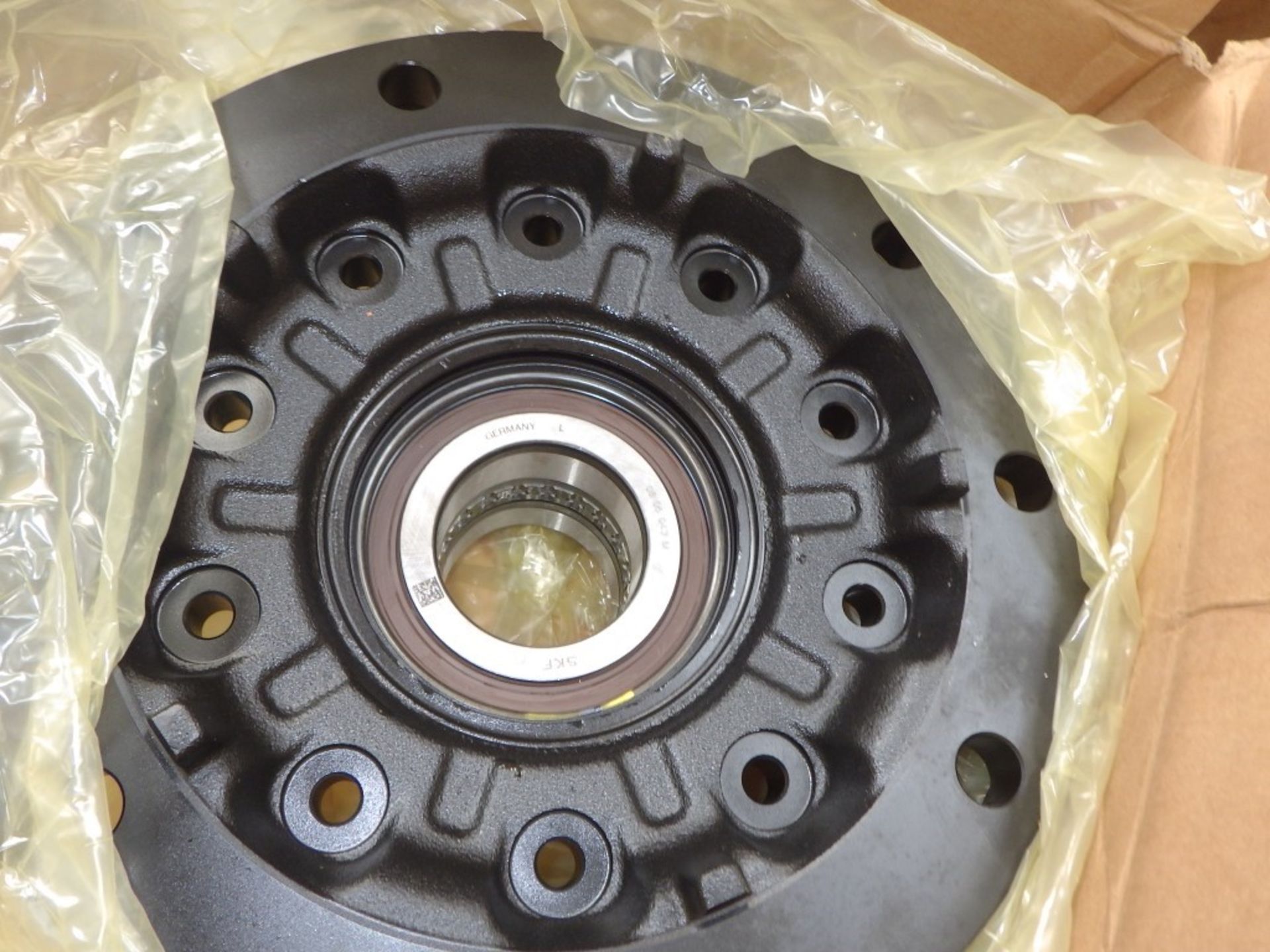 Mercedes-Benz TE5 Hub (1 Pallet) - Image 3 of 10